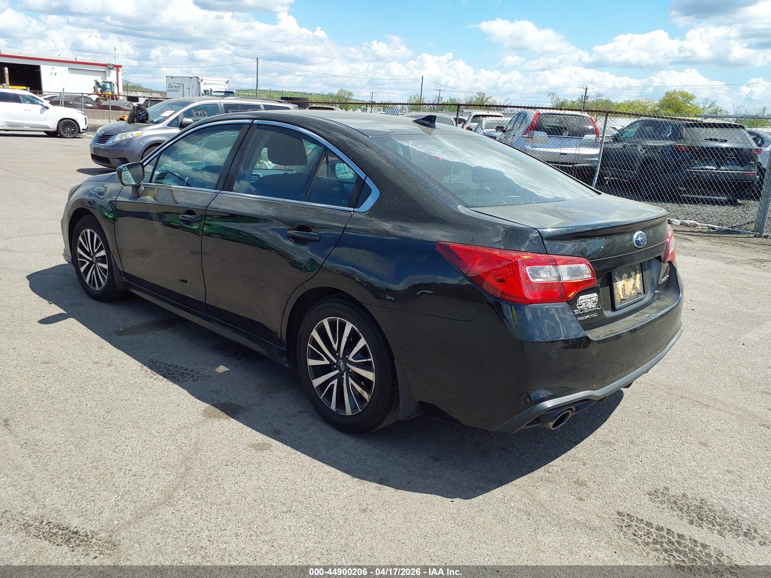 SUBARU LEGACY image 3