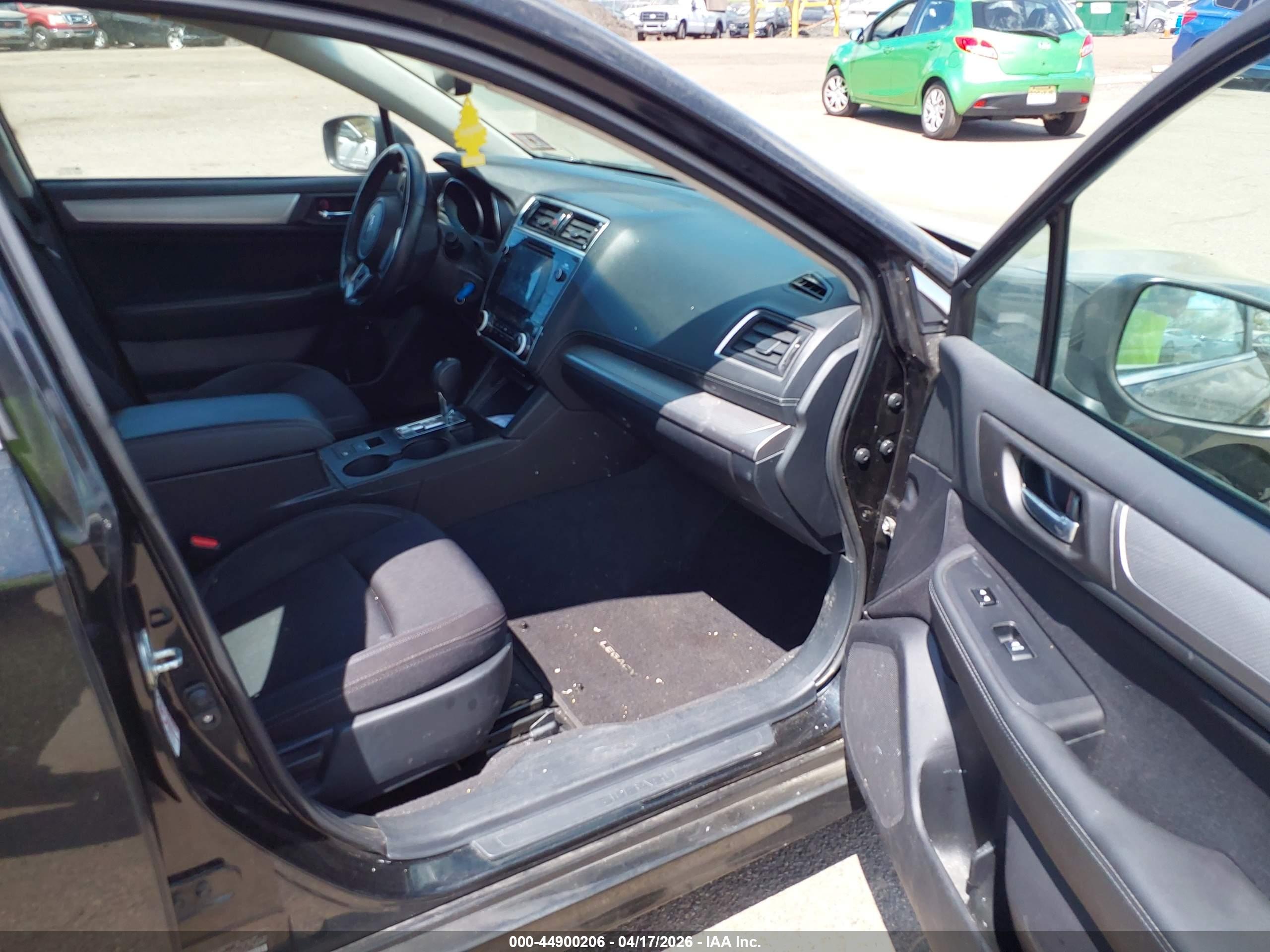 SUBARU LEGACY image 5
