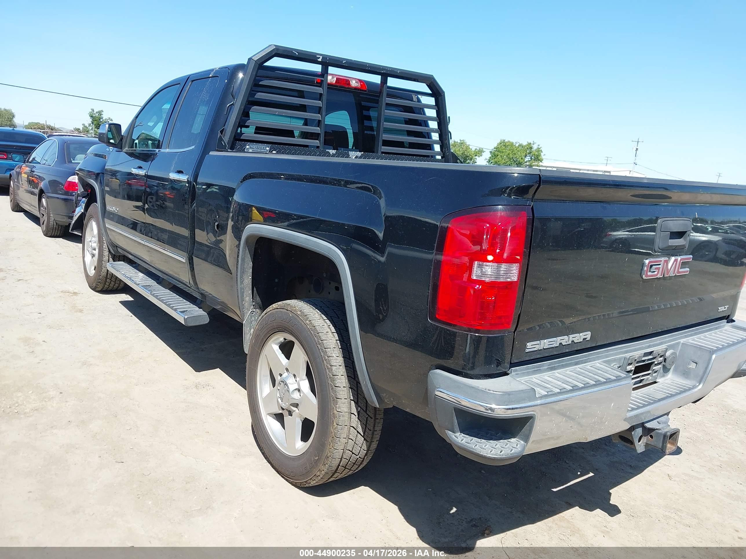GMC SIERRA image 3