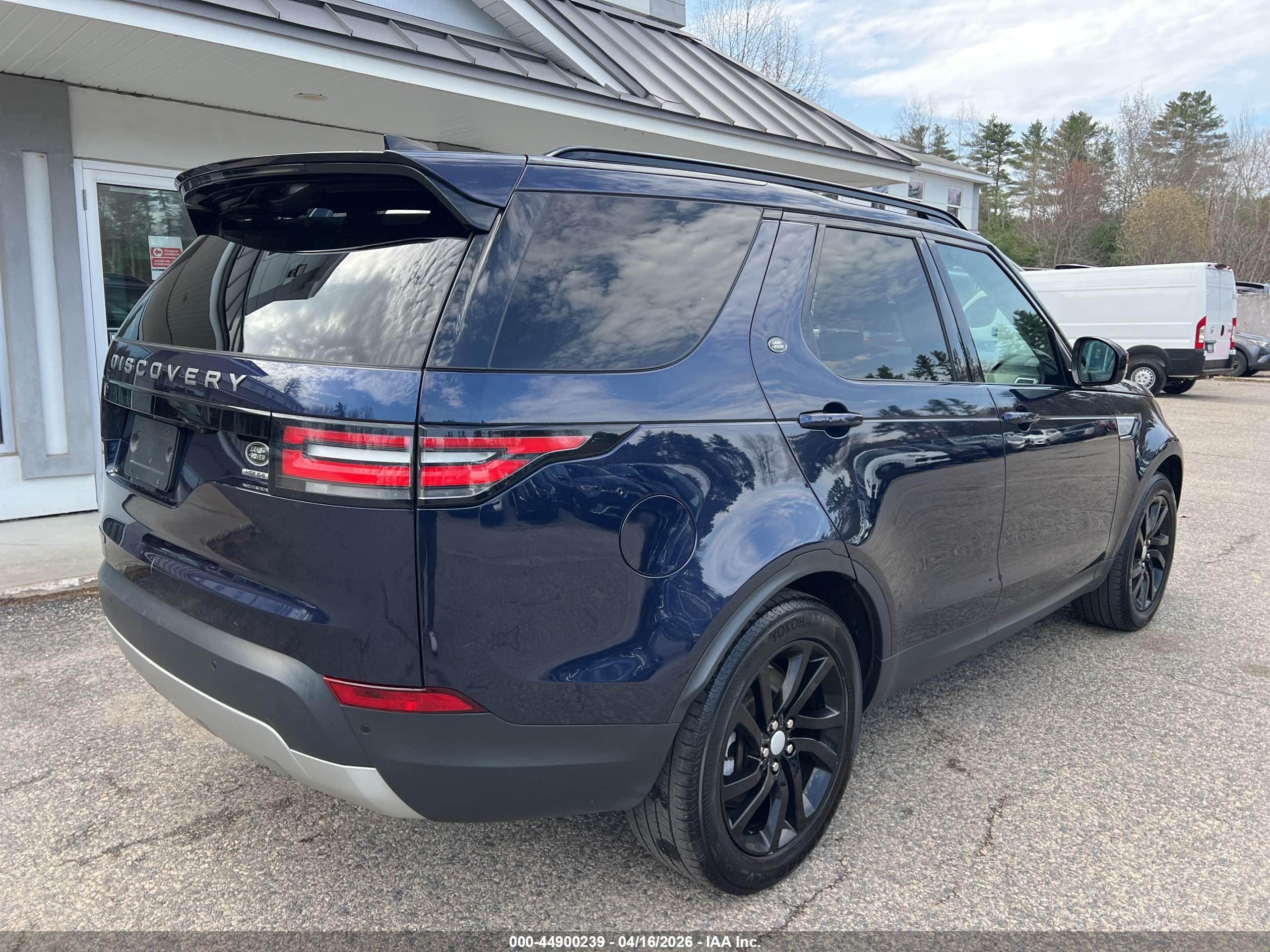 LAND ROVER image 4