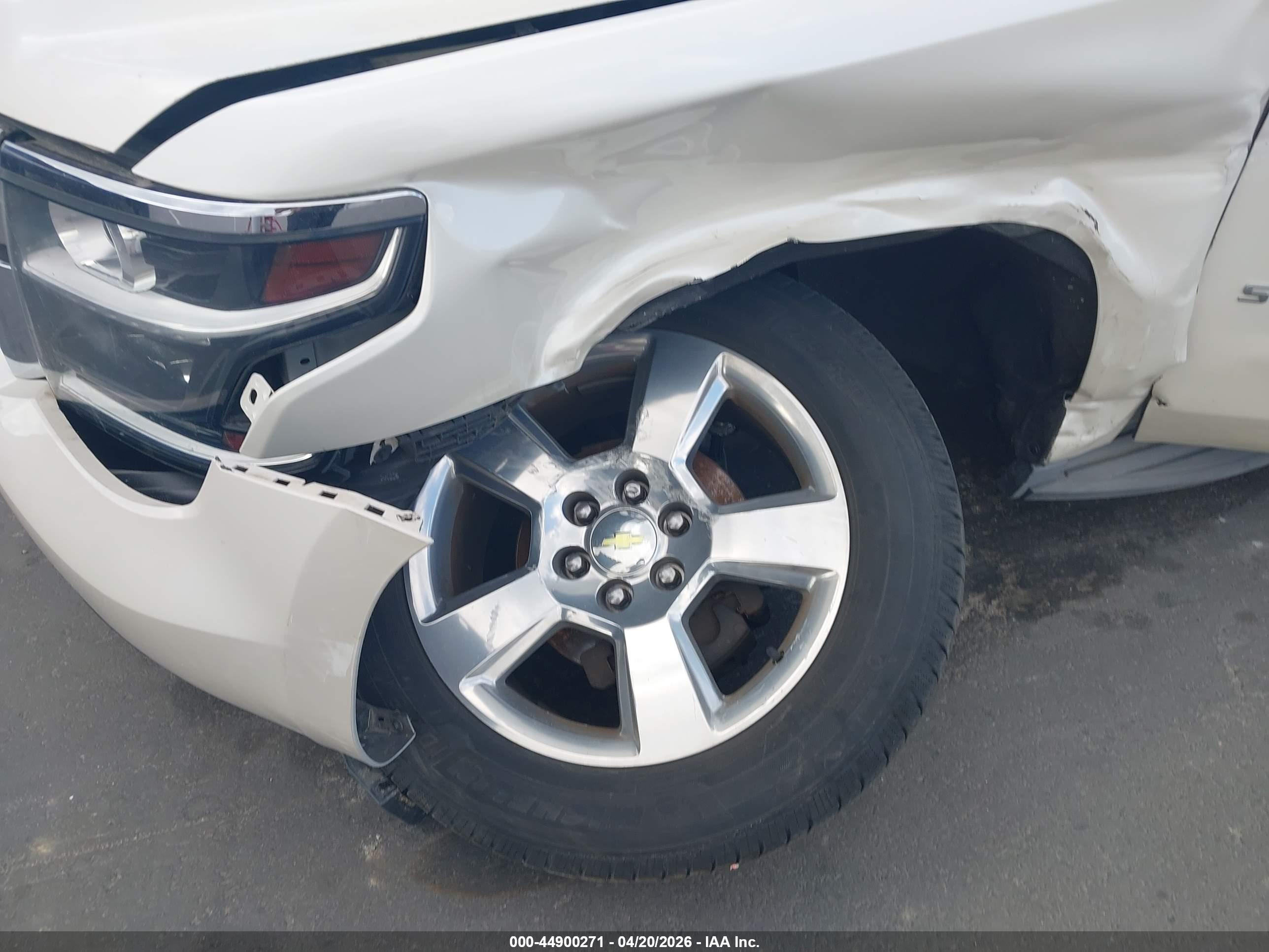 CHEVROLET SUBURBAN image 6