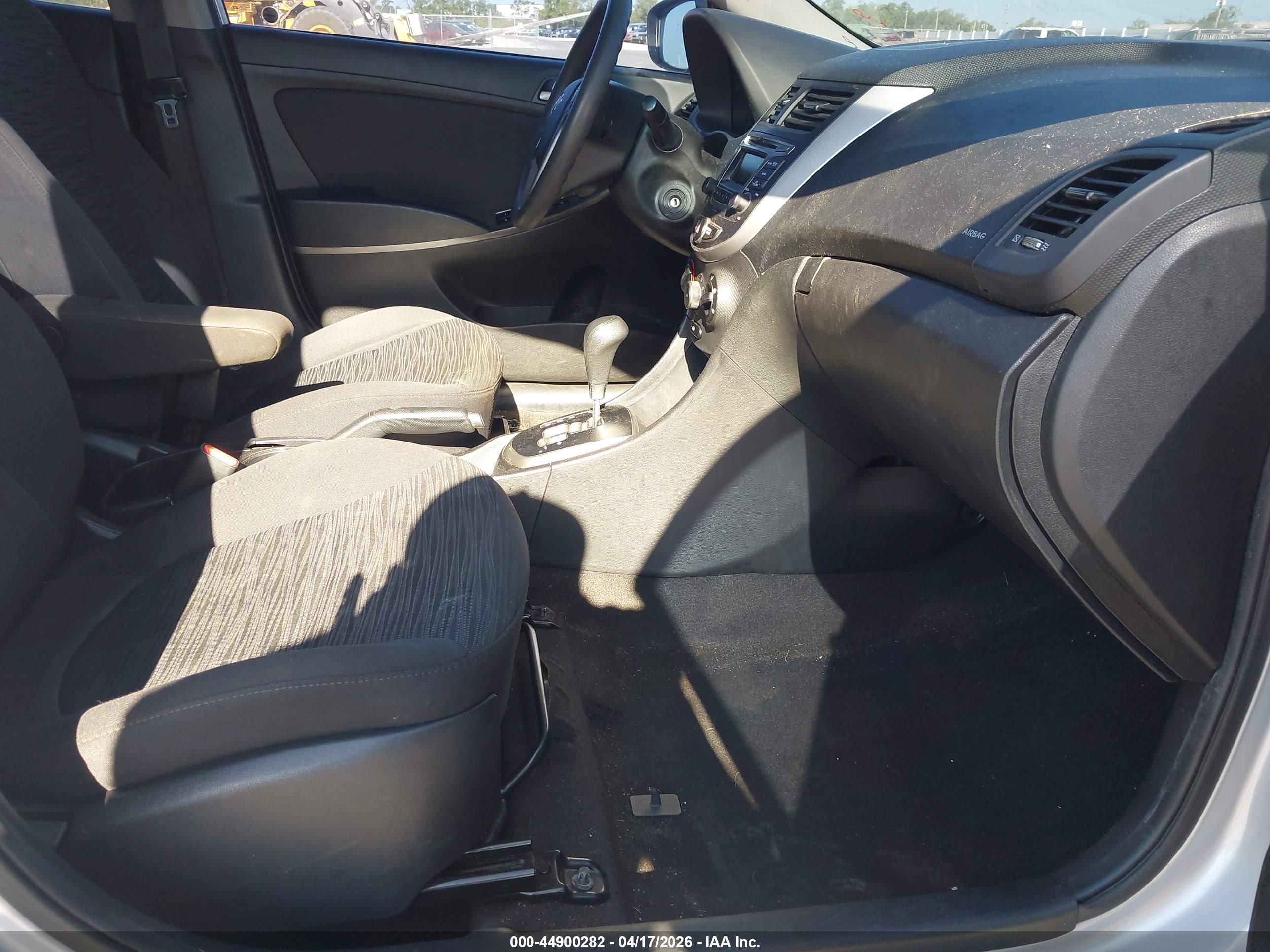 HYUNDAI ACCENT image 5