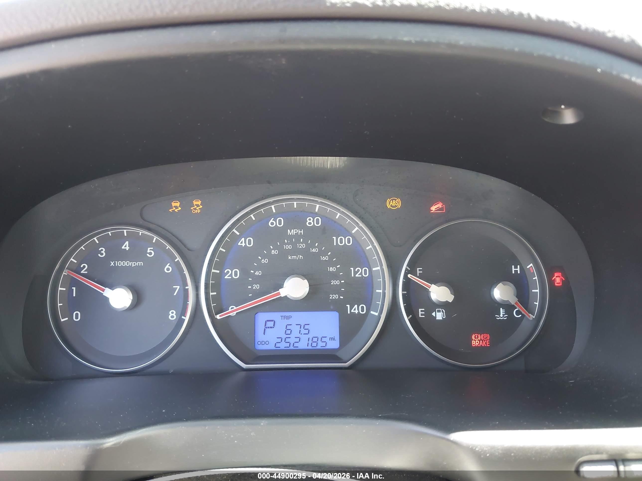 HYUNDAI SANTA image 7