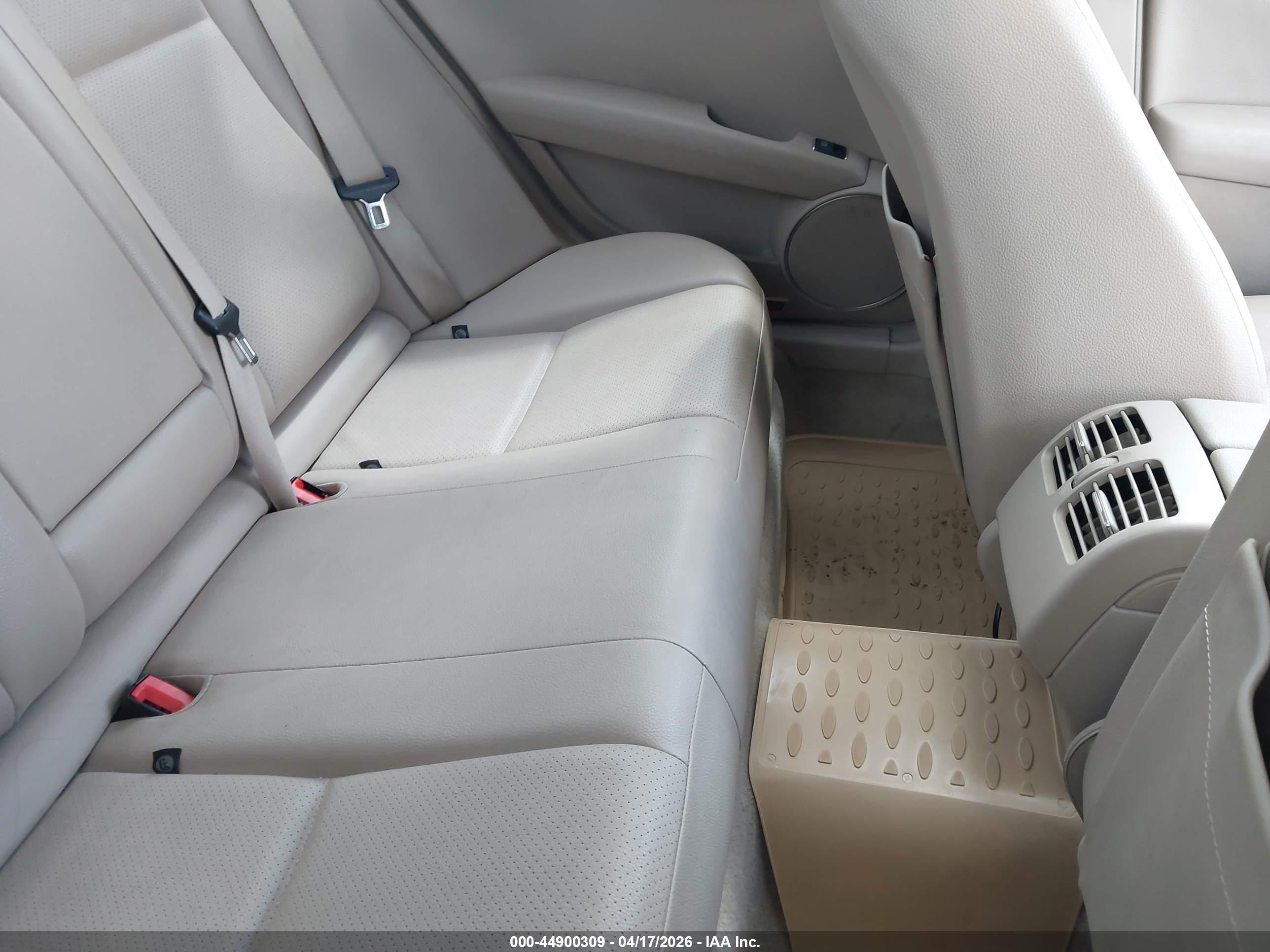 MERCEDES-BENZ C image 8