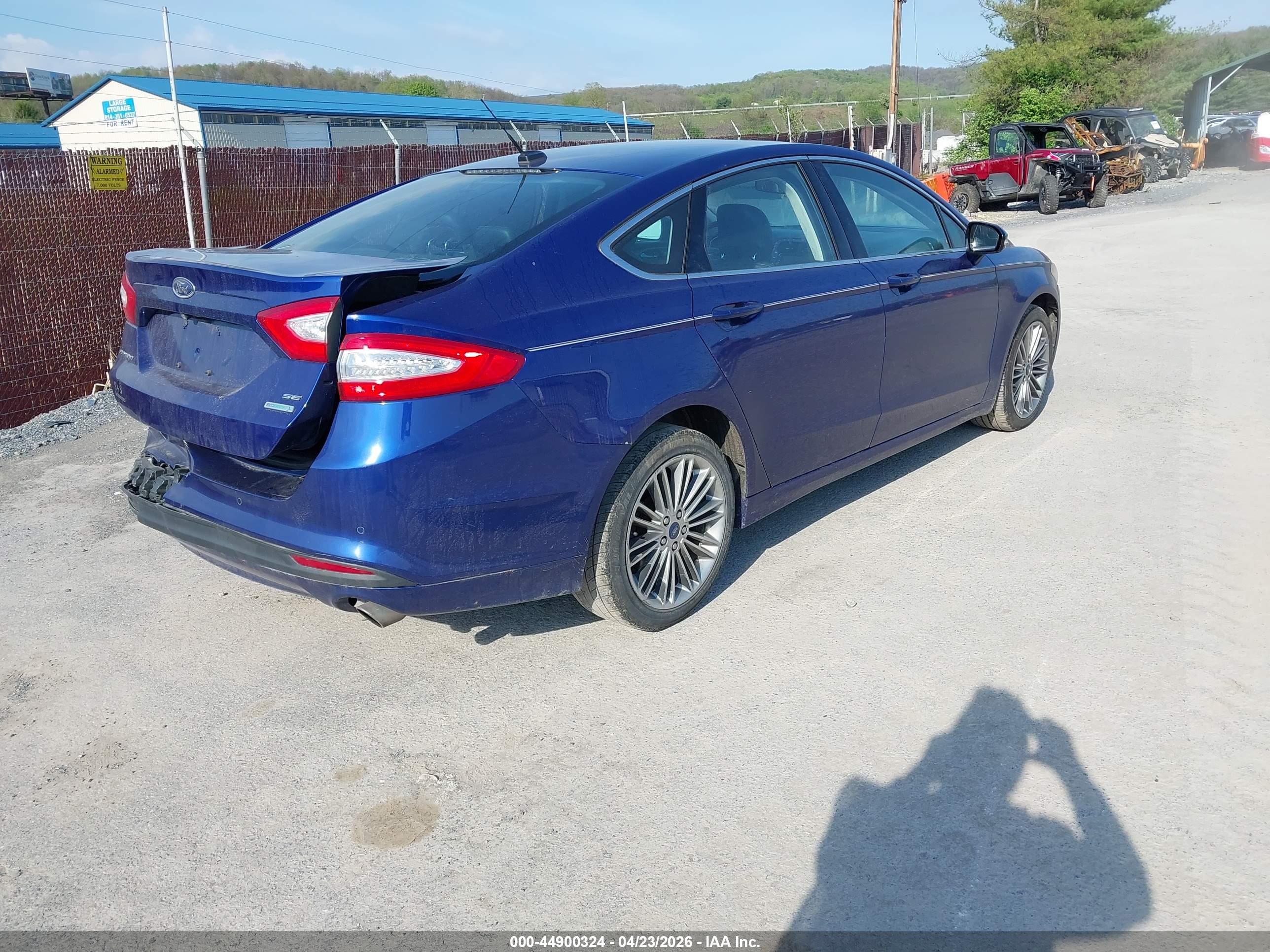 FORD FUSION image 4