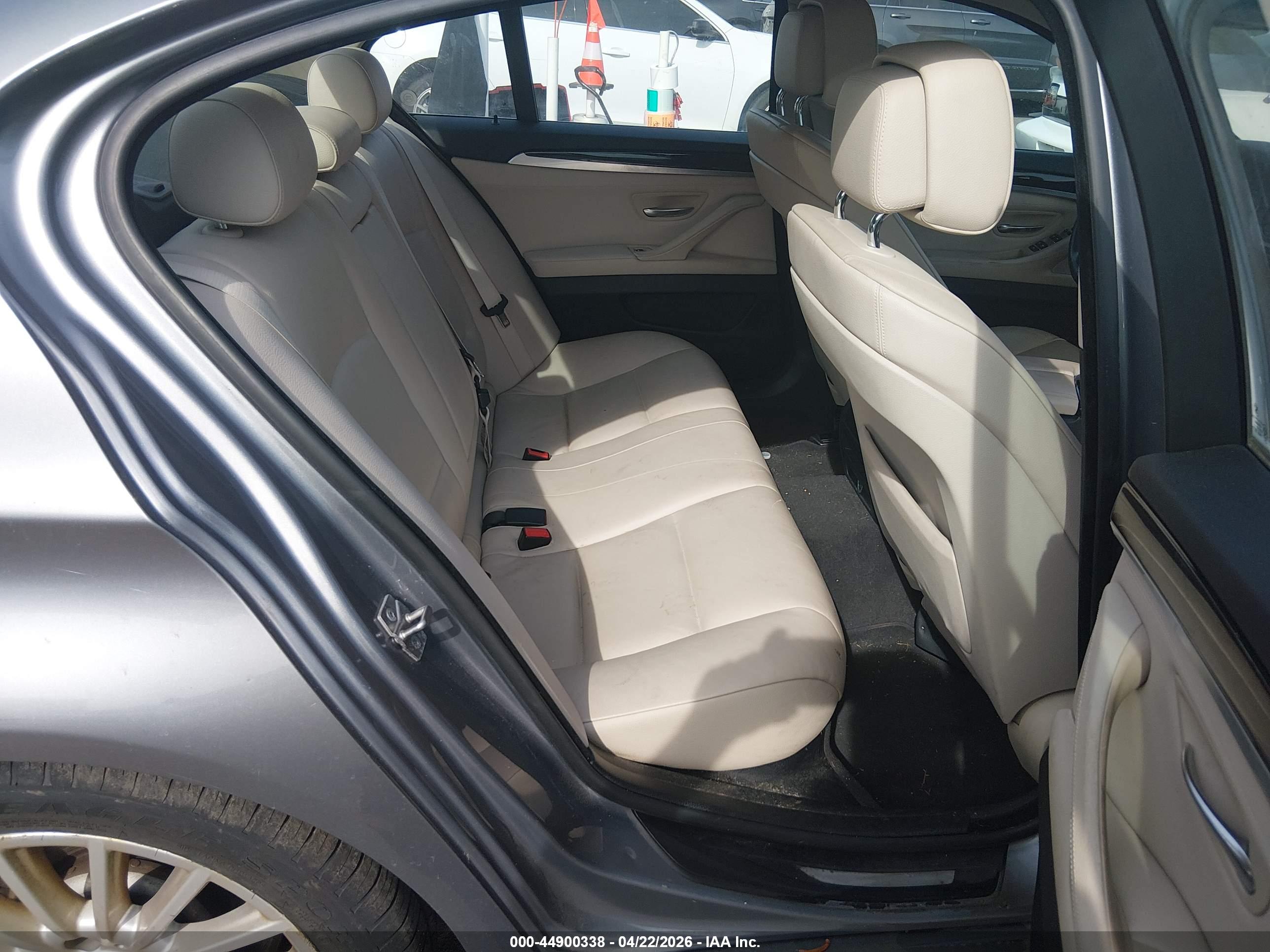BMW 535I image 8