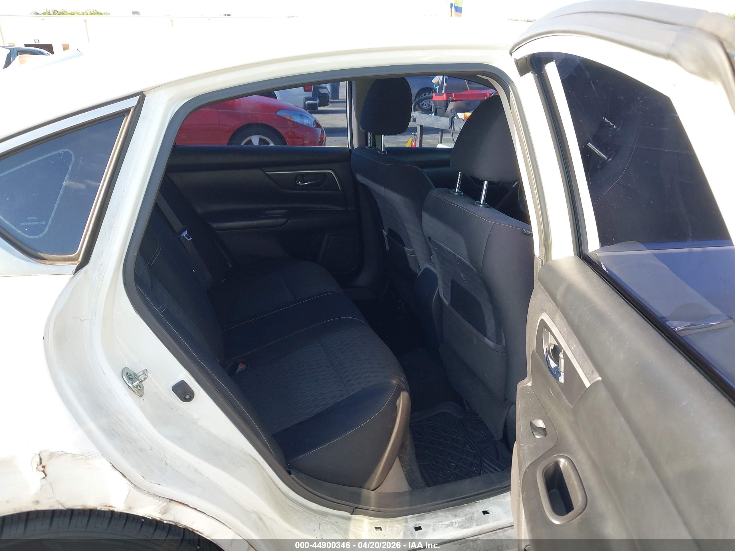 NISSAN ALTIMA image 8