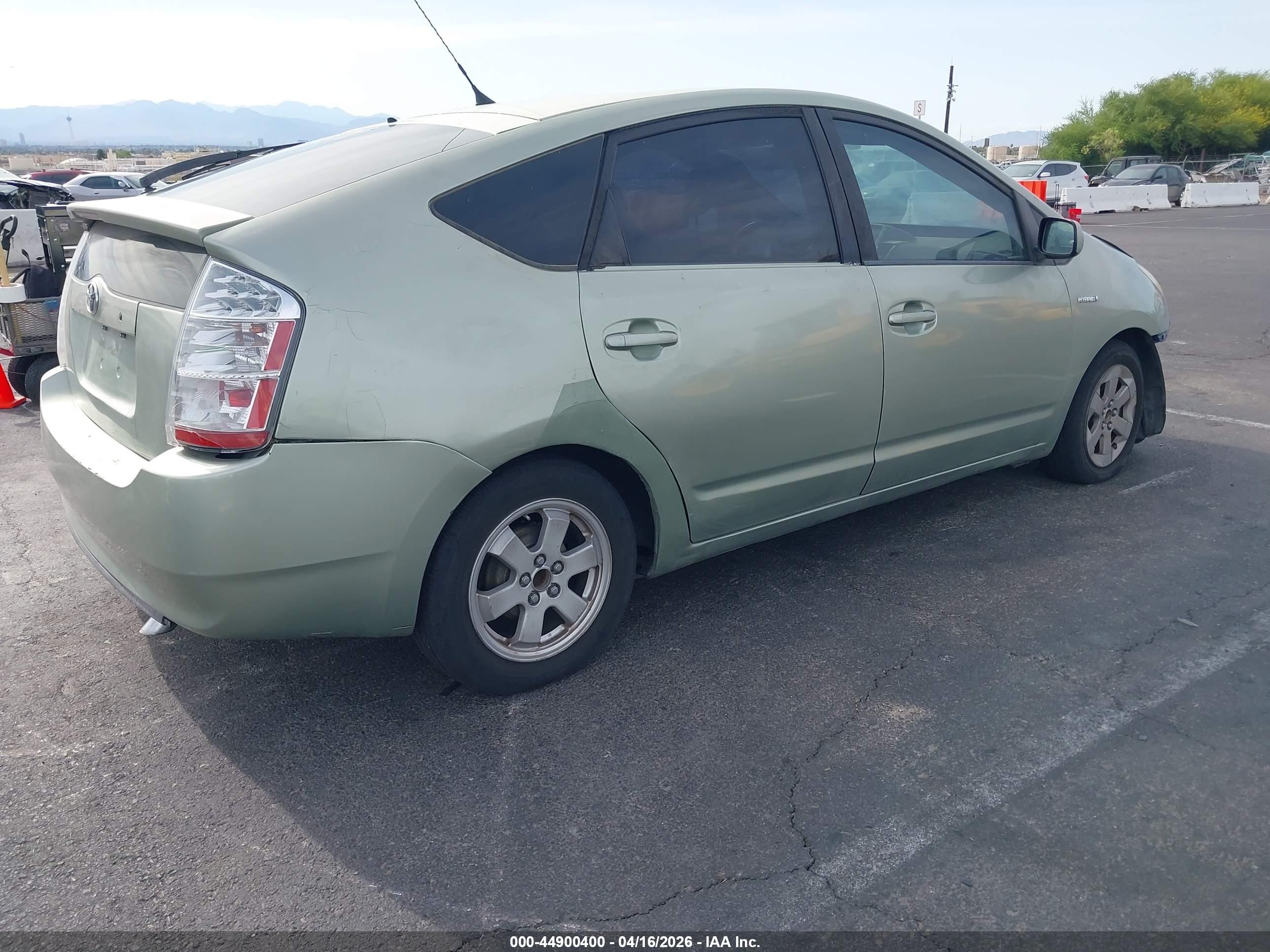 TOYOTA PRIUS image 4