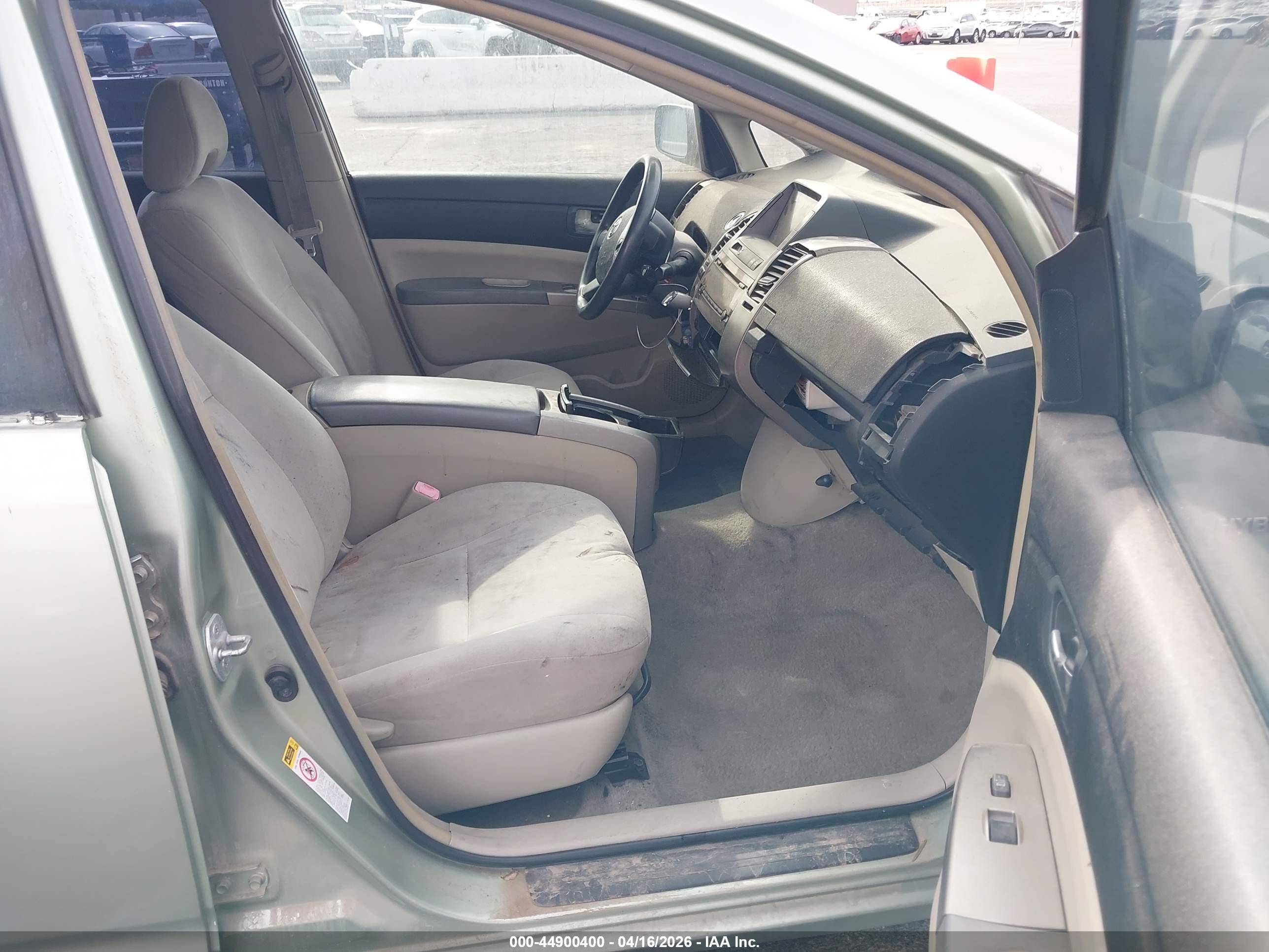 TOYOTA PRIUS image 5