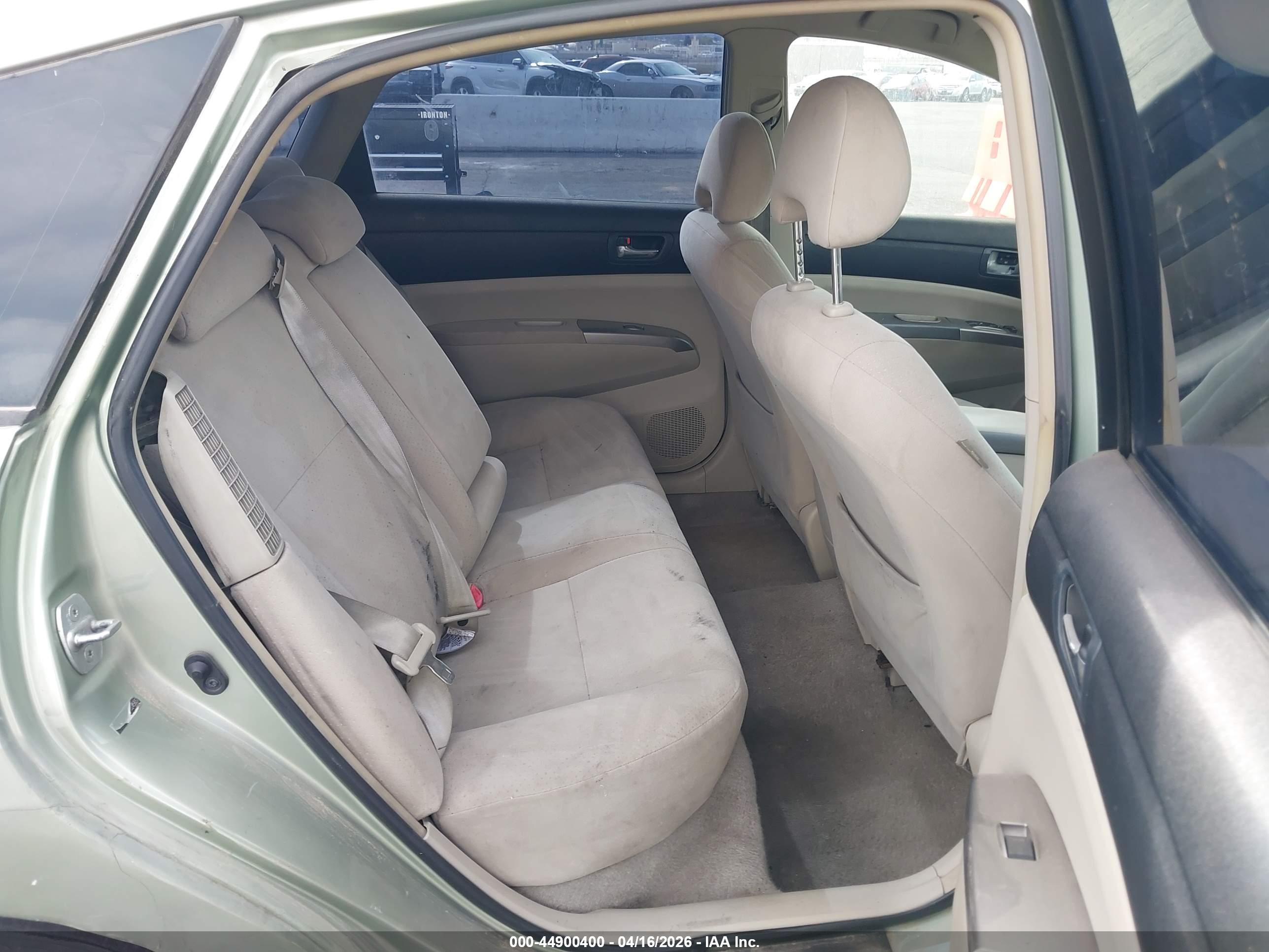 TOYOTA PRIUS image 8