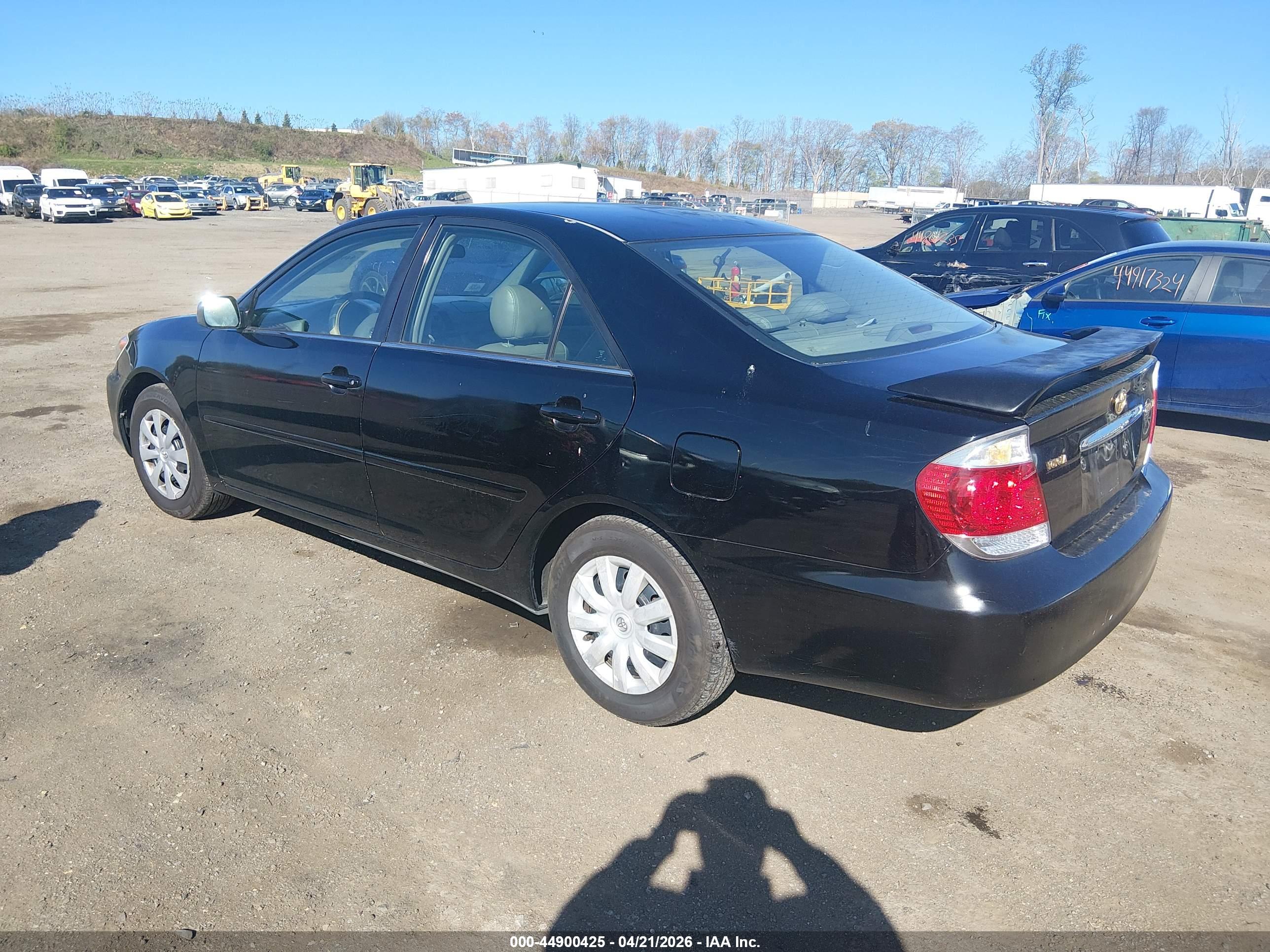 TOYOTA CAMRY image 3