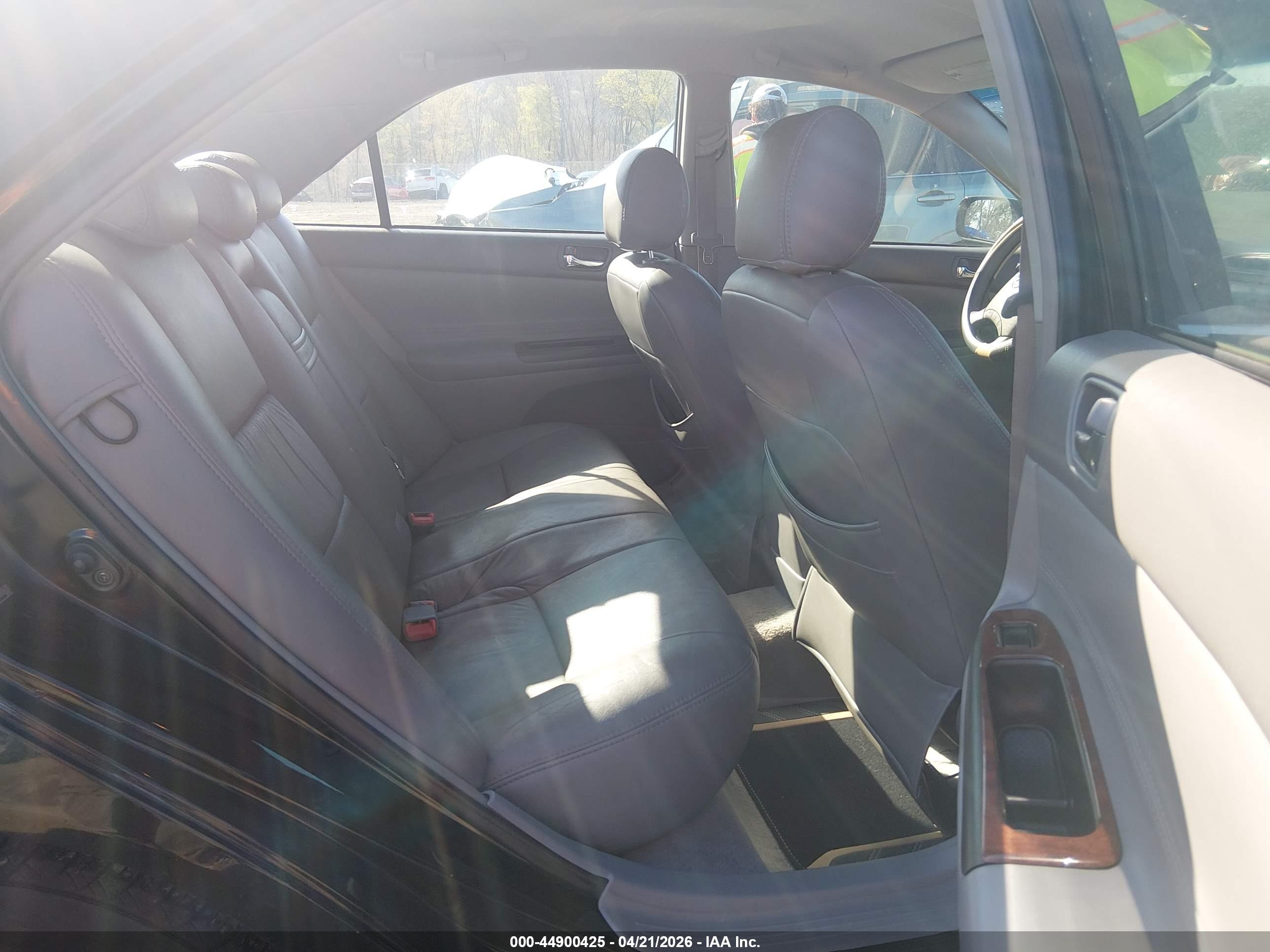 TOYOTA CAMRY image 8