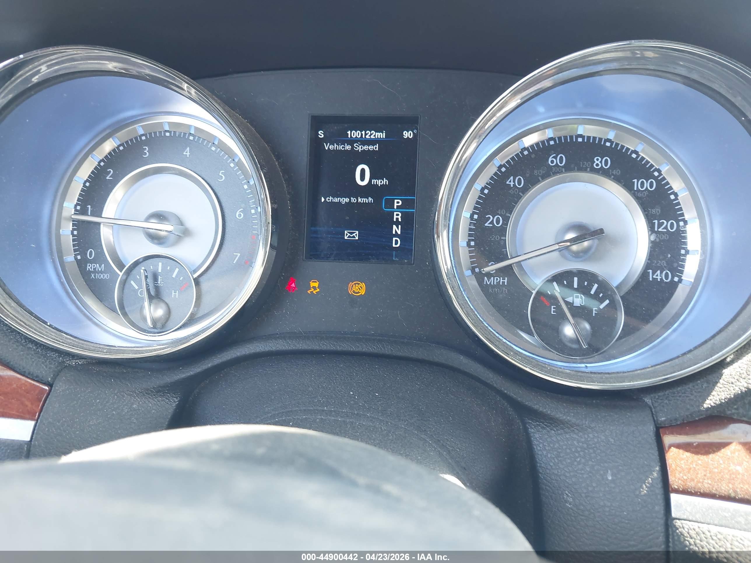 CHRYSLER 300 image 7