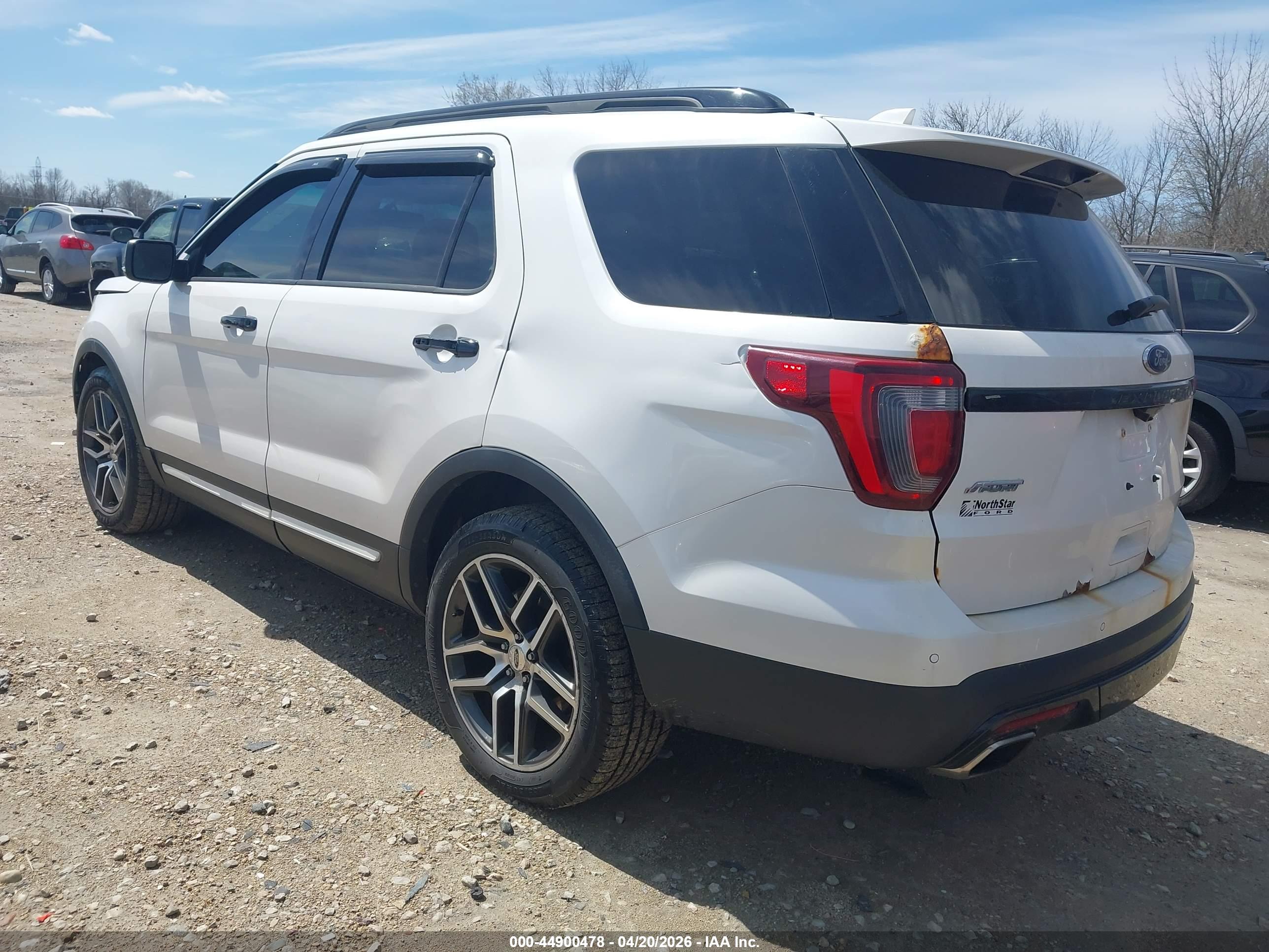 FORD EXPLORER image 3