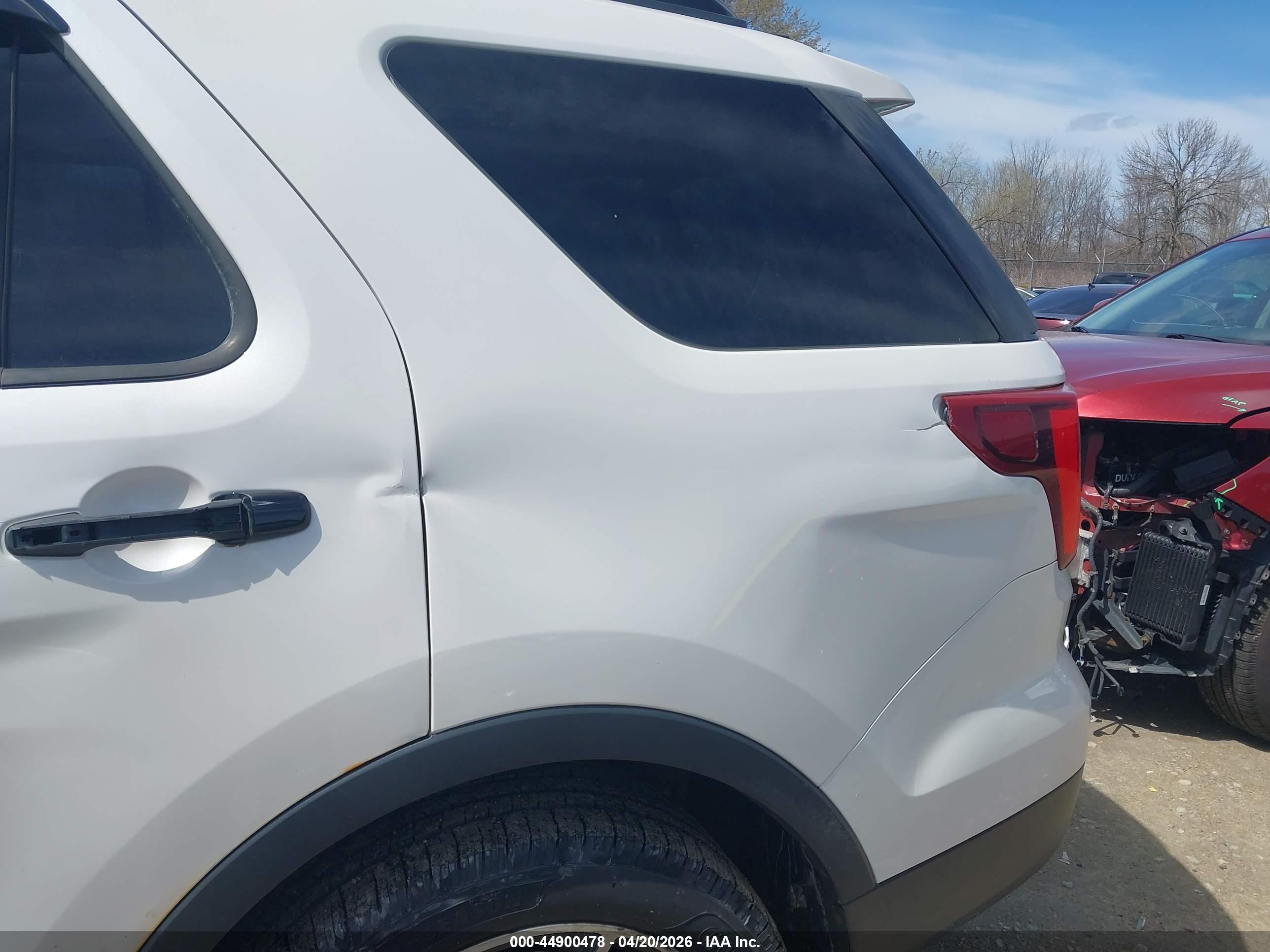 FORD EXPLORER image 6