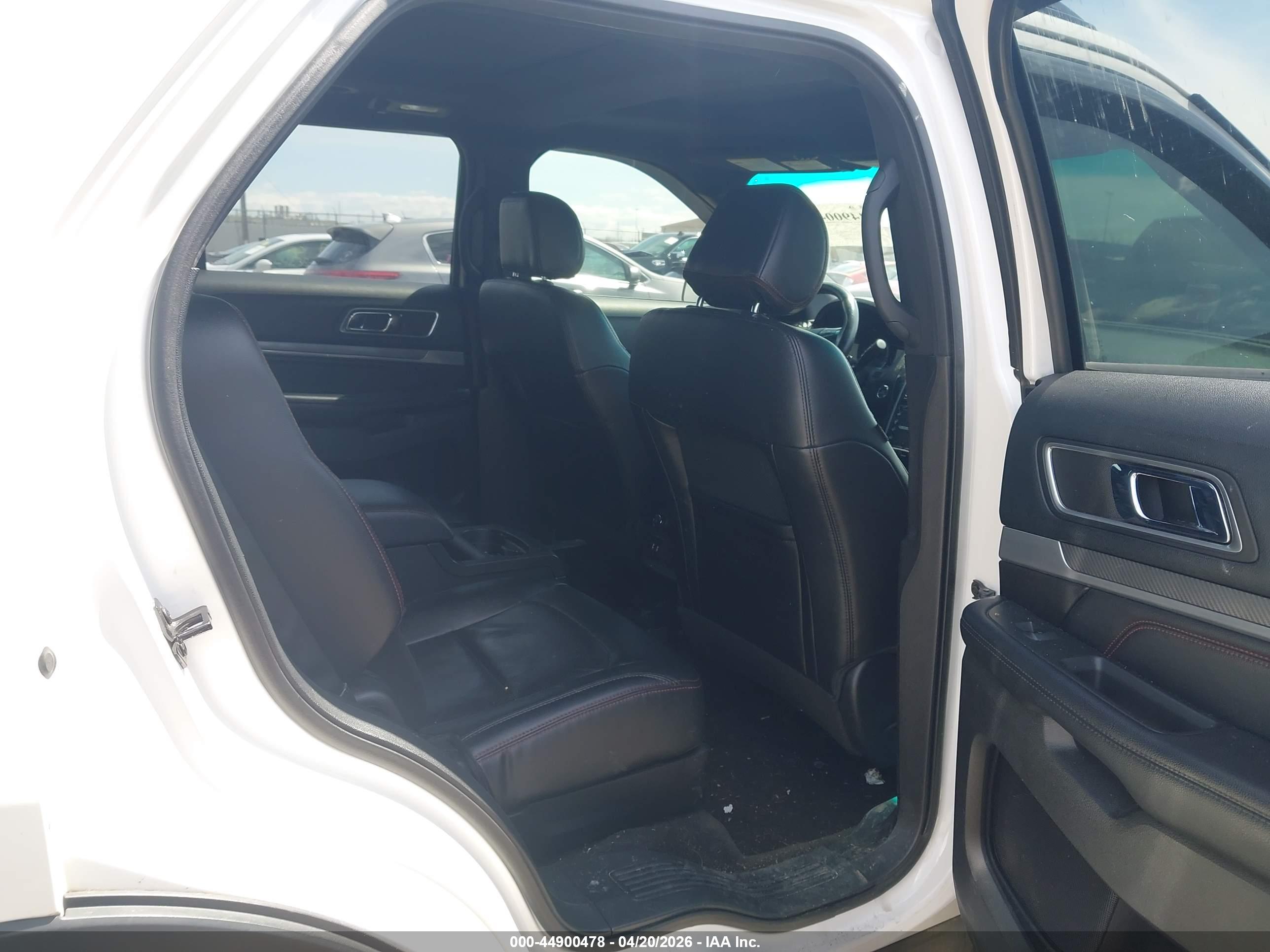 FORD EXPLORER image 8