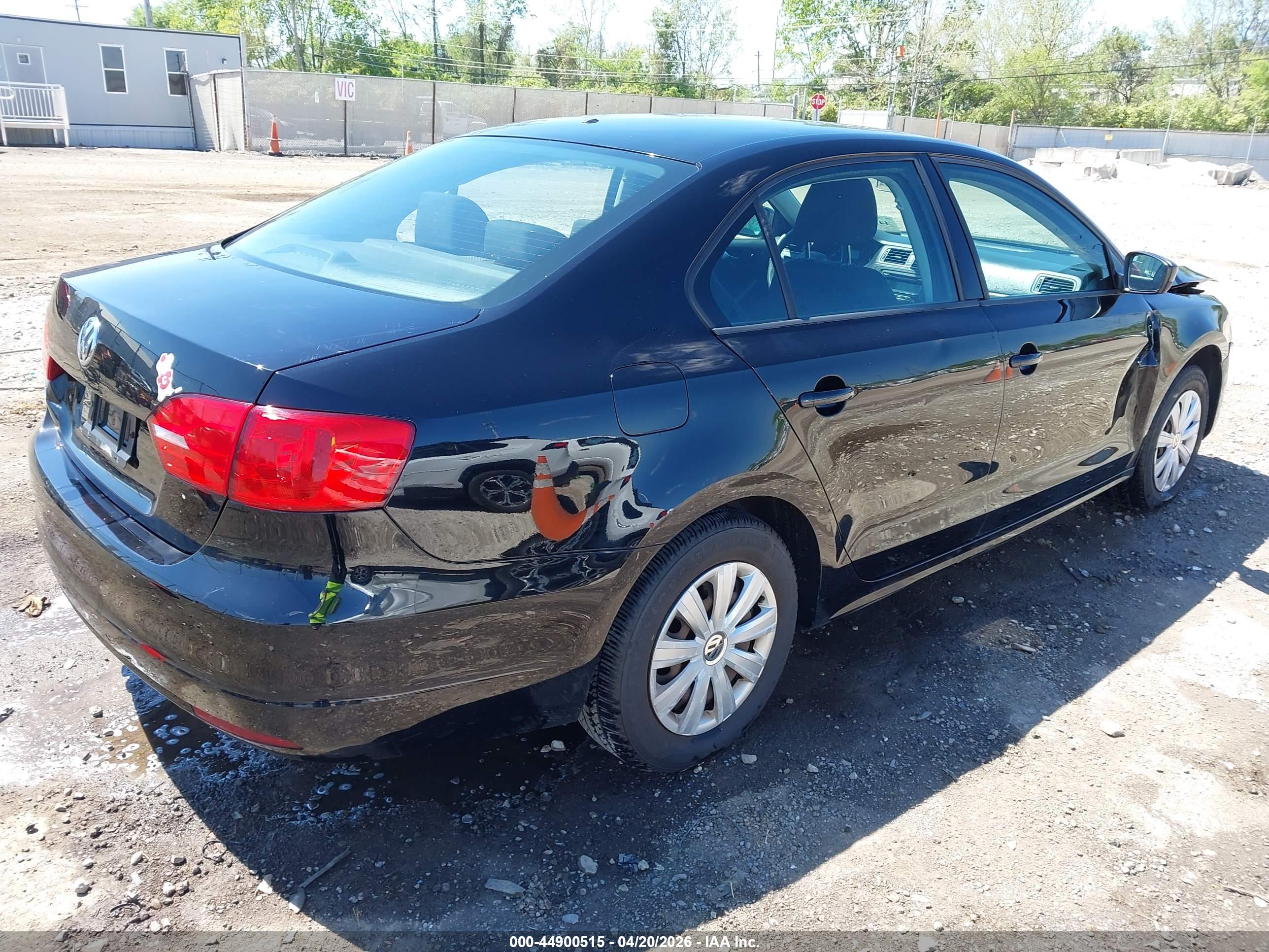 VOLKSWAGEN JETTA image 4