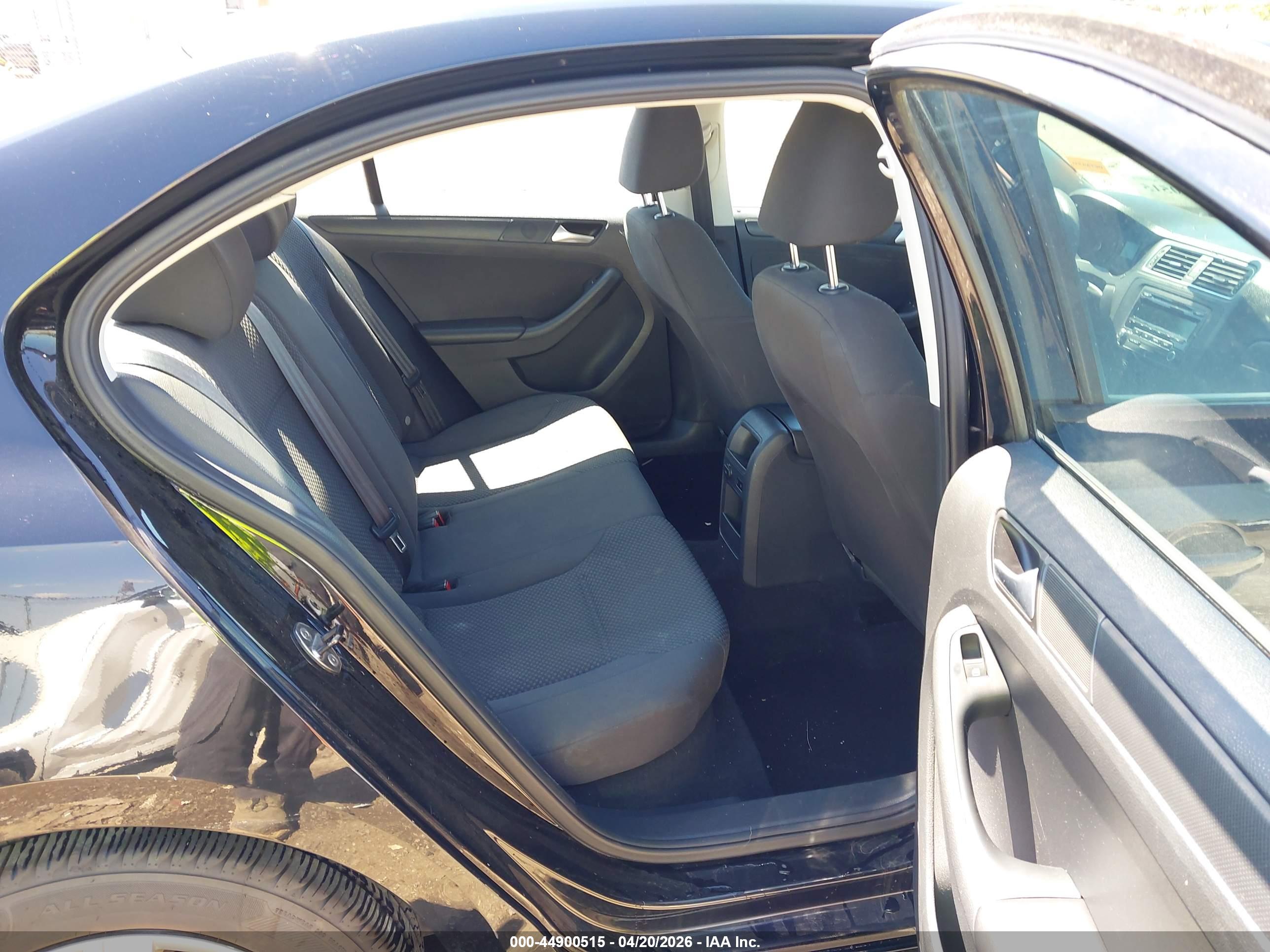 VOLKSWAGEN JETTA image 8