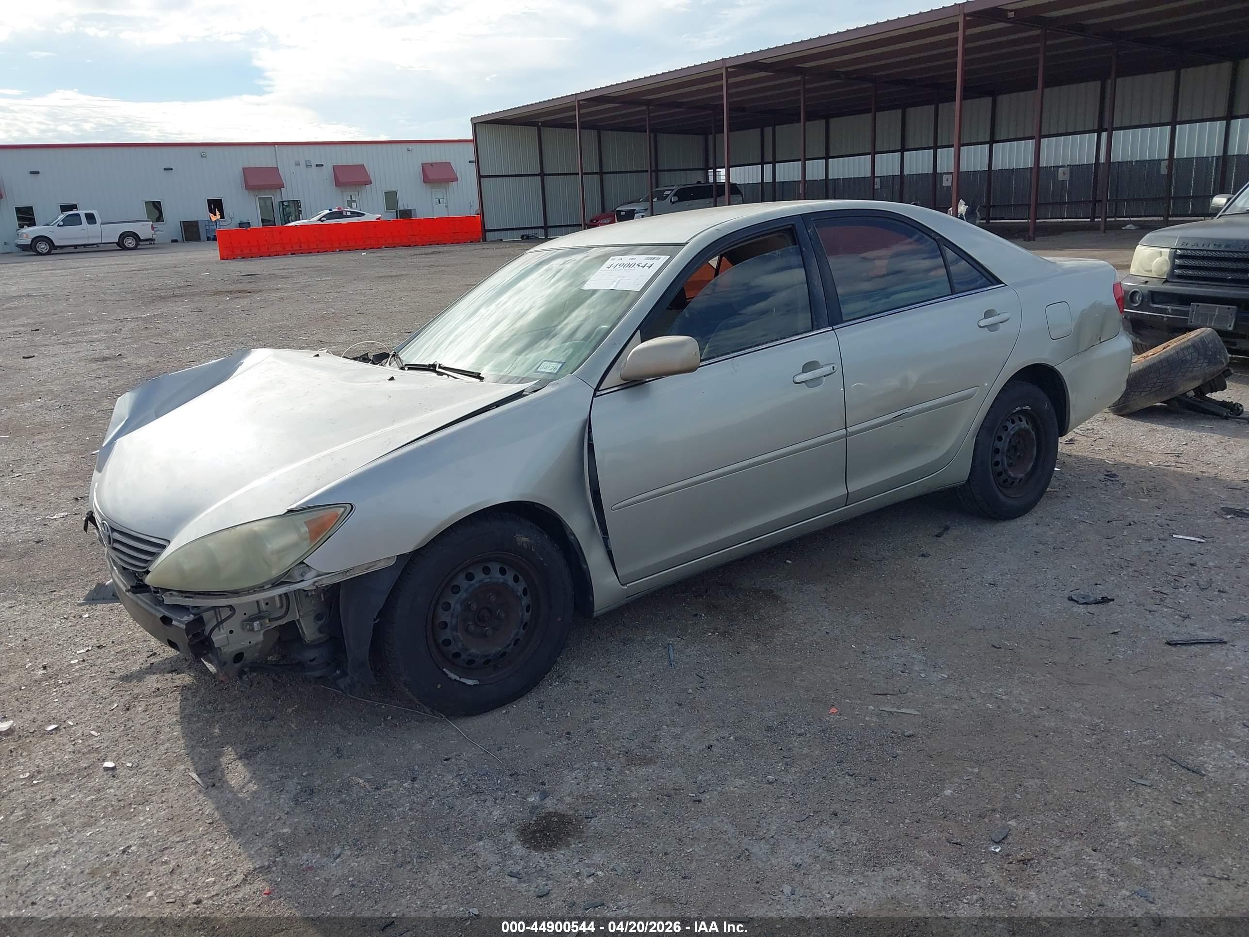 TOYOTA CAMRY image 2