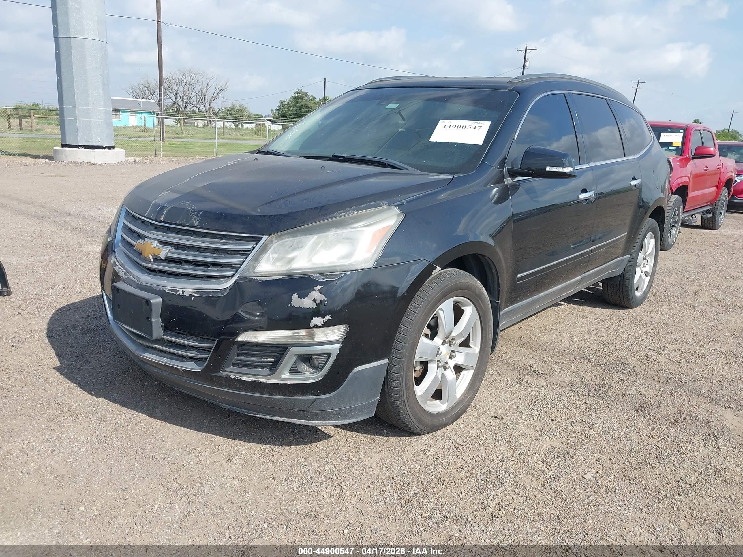 CHEVROLET TRAVERSE image 2