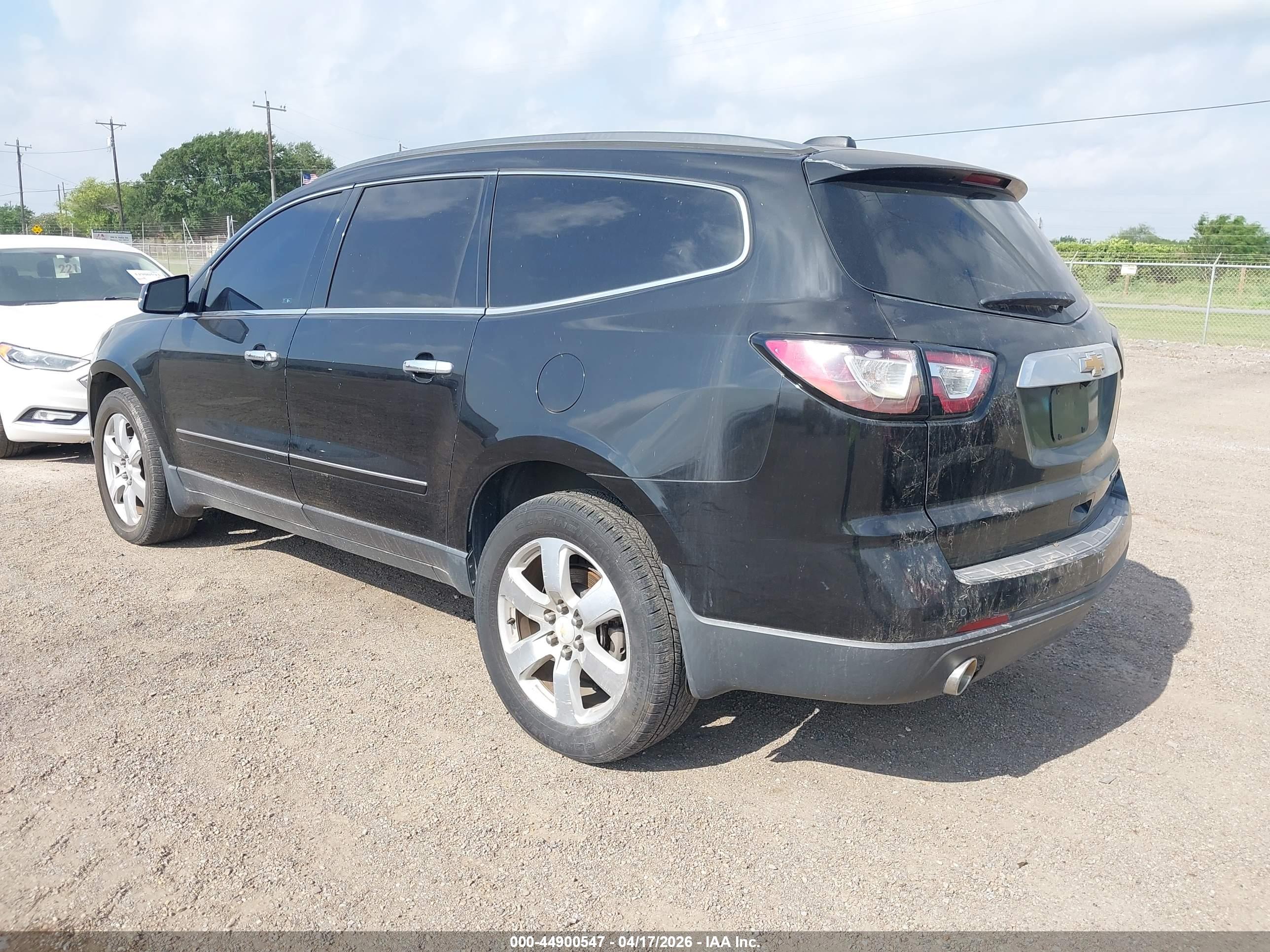 CHEVROLET TRAVERSE image 3