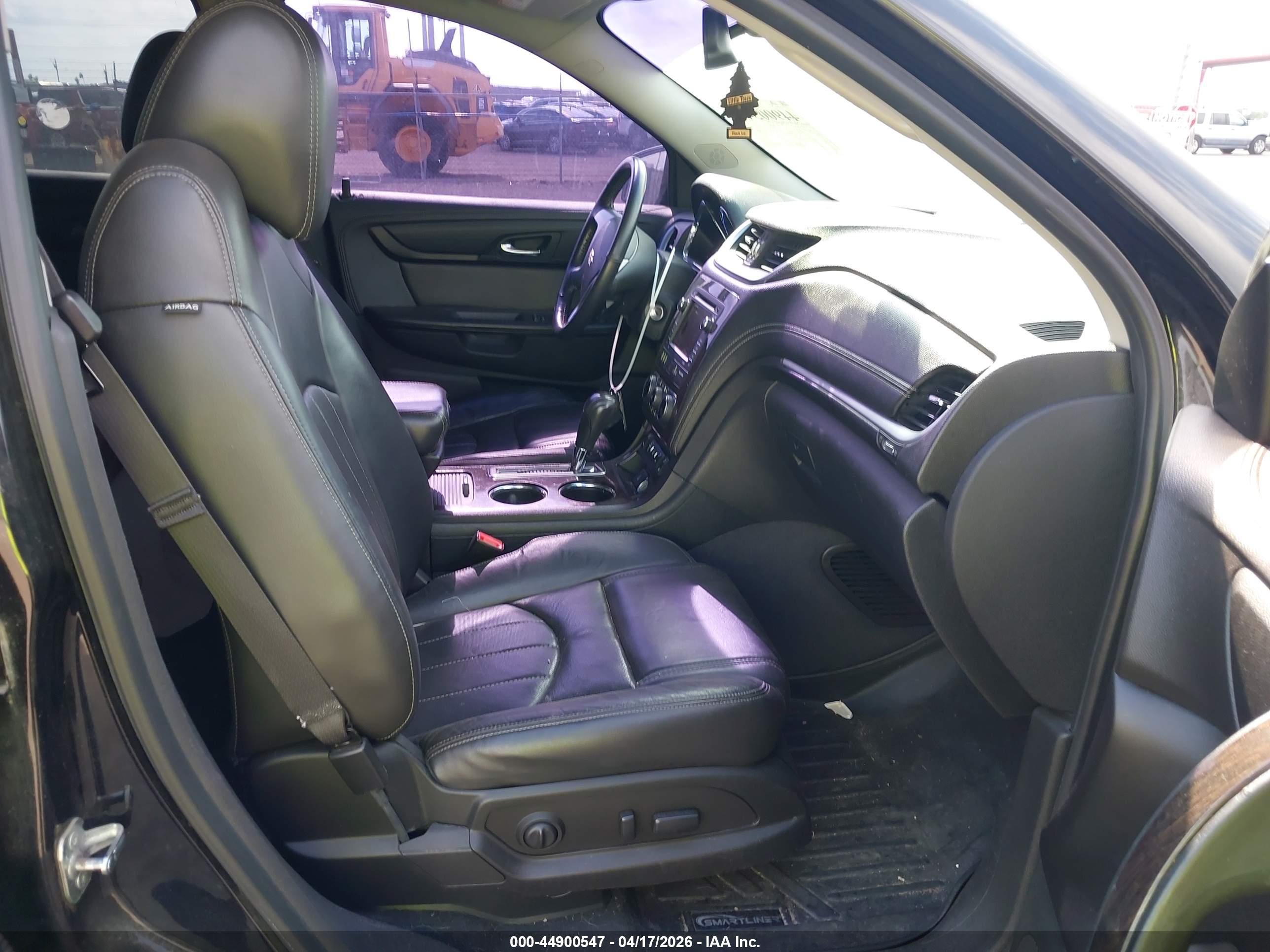 CHEVROLET TRAVERSE image 5