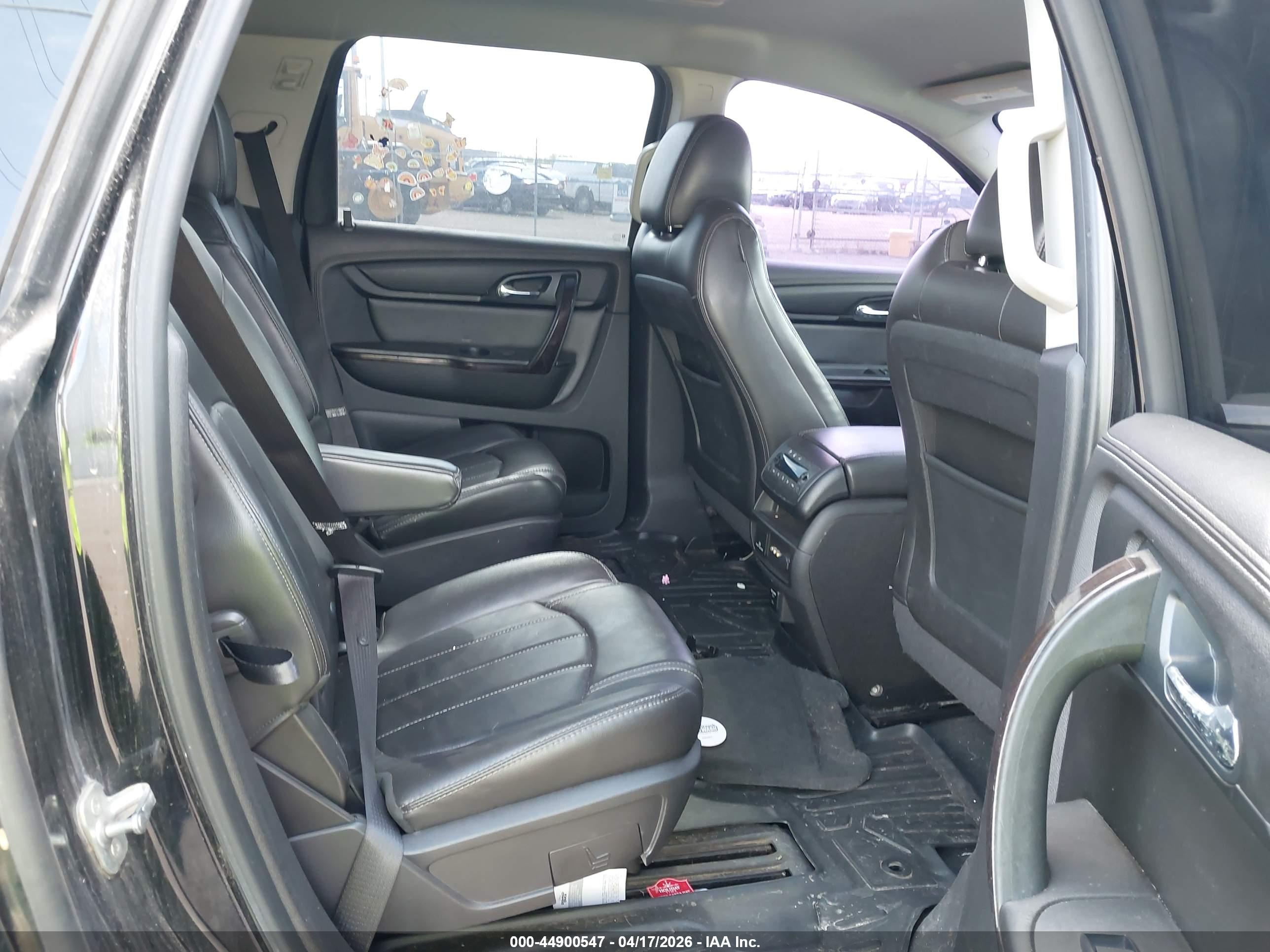 CHEVROLET TRAVERSE image 8