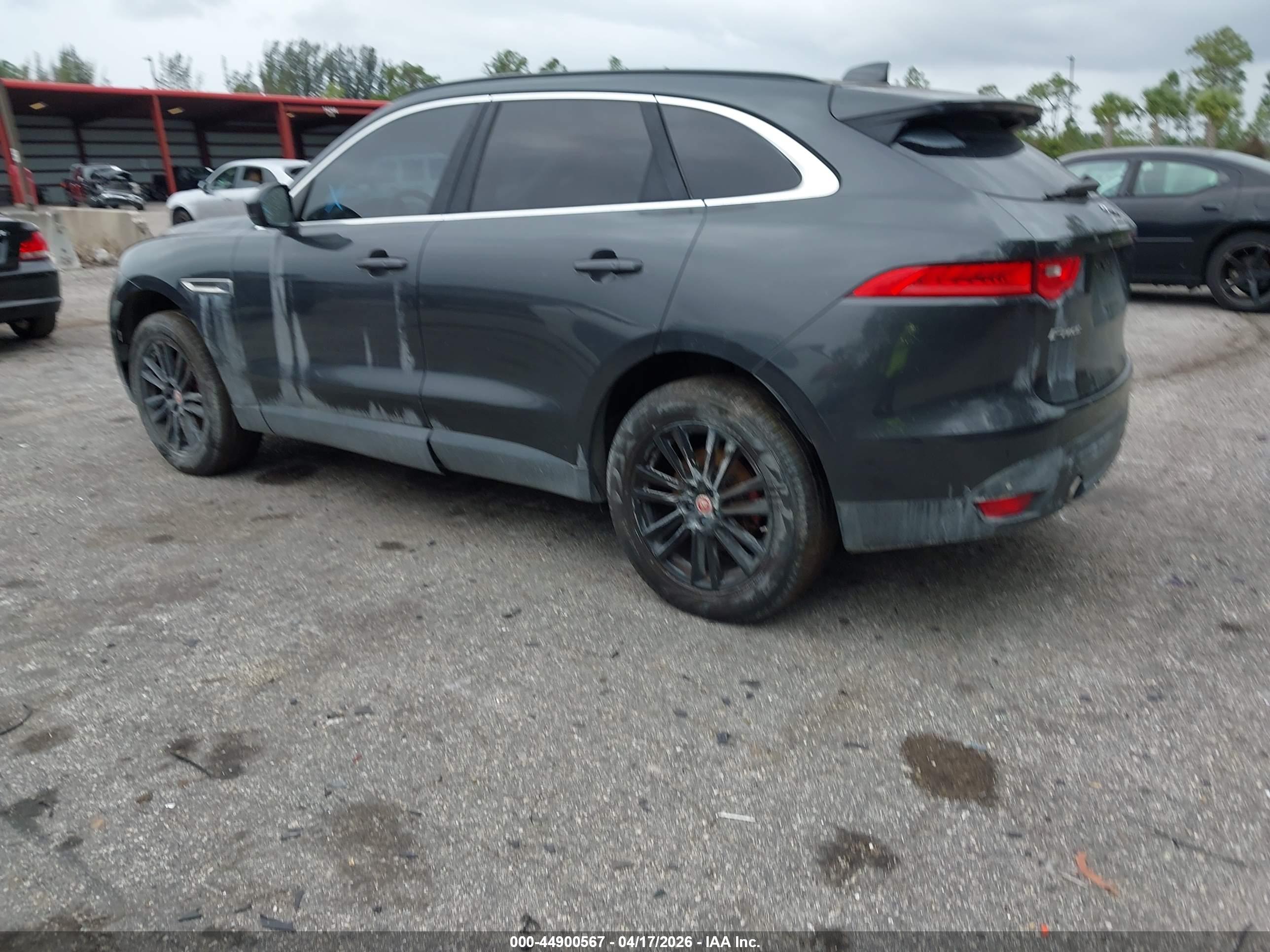 JAGUAR F-PACE image 3