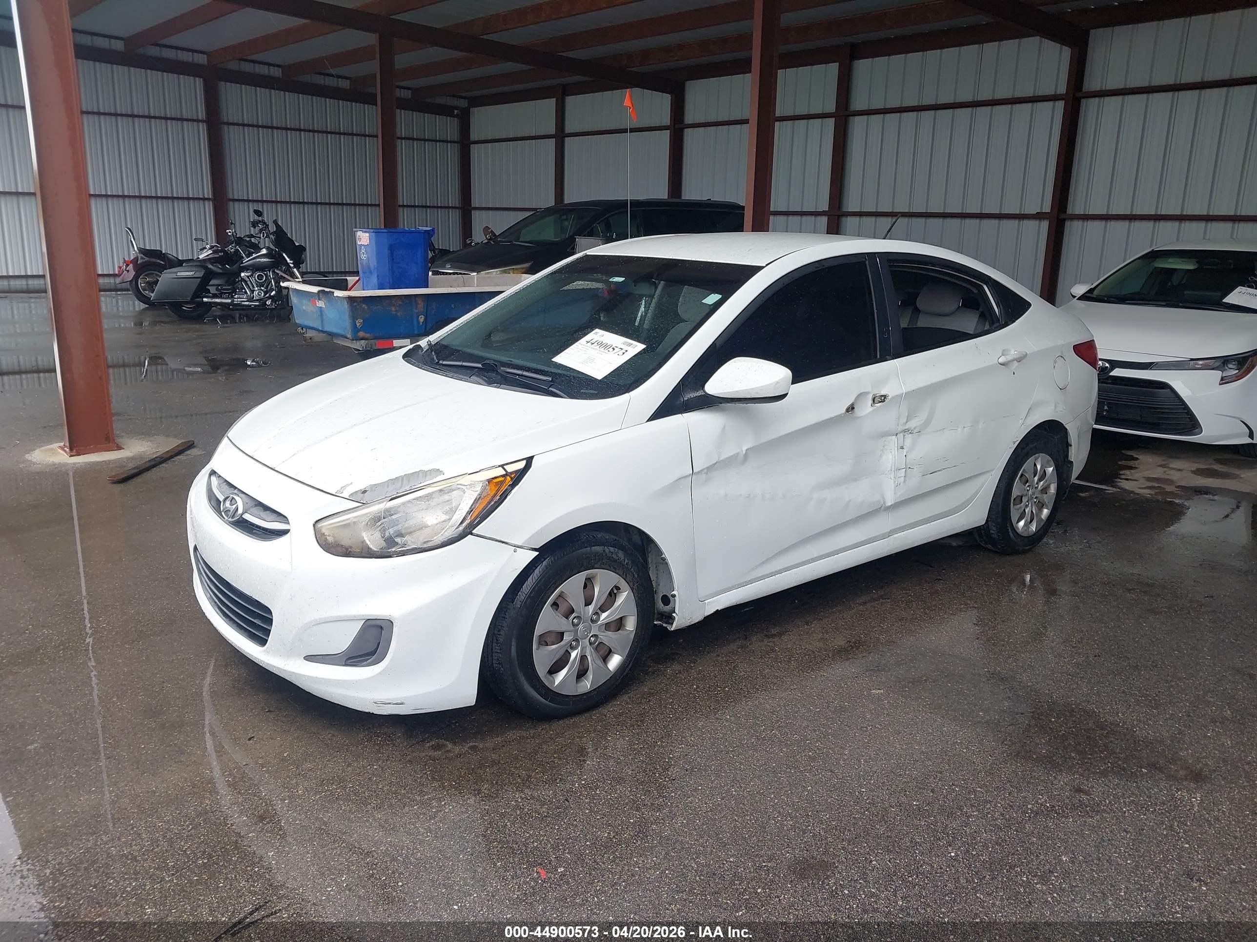 HYUNDAI ACCENT image 2