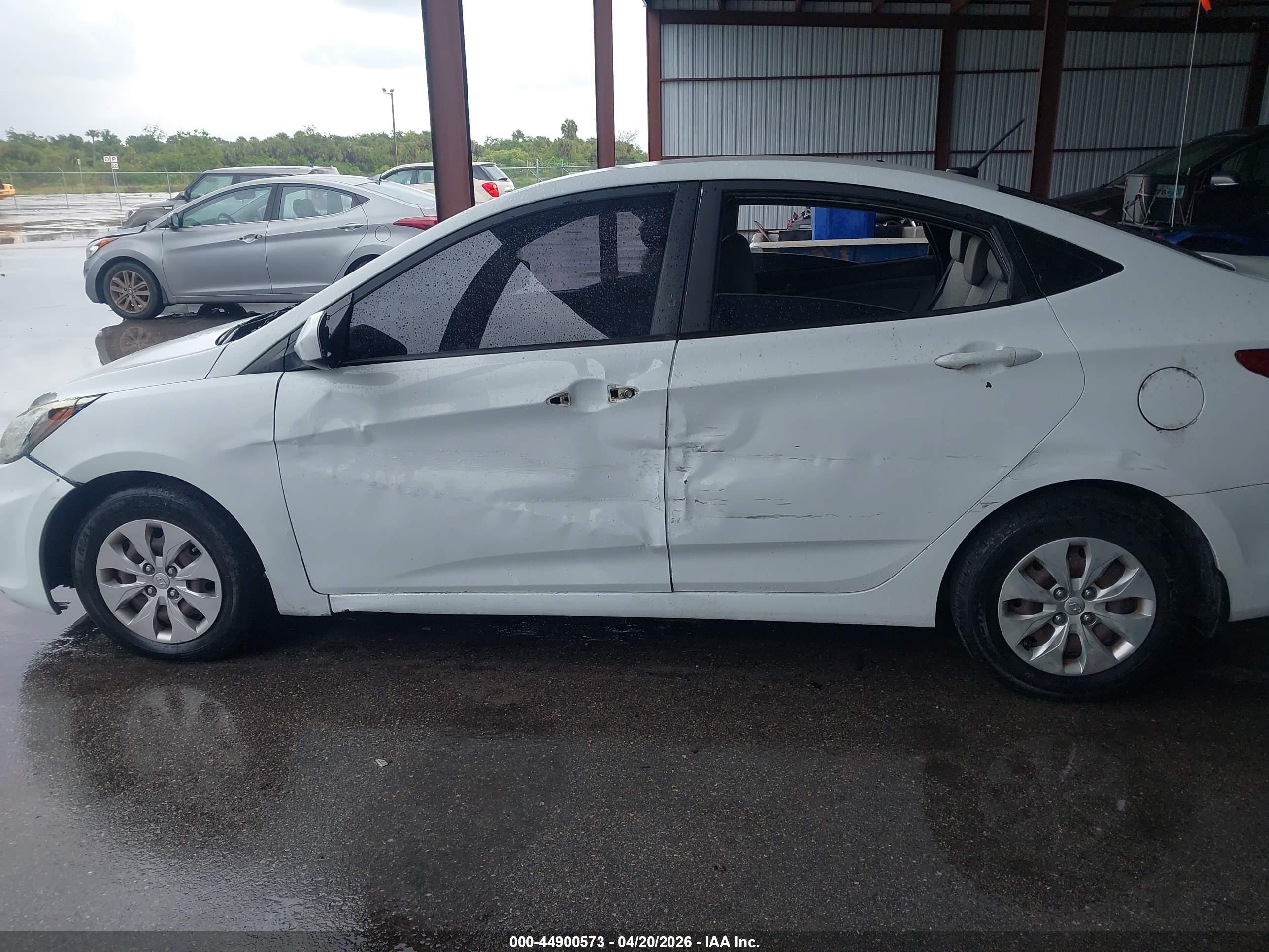 HYUNDAI ACCENT image 6