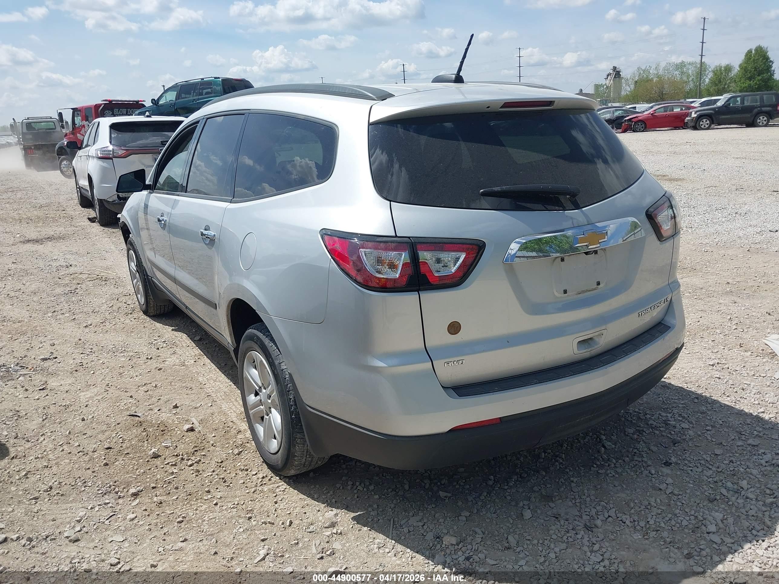 CHEVROLET TRAVERSE image 3