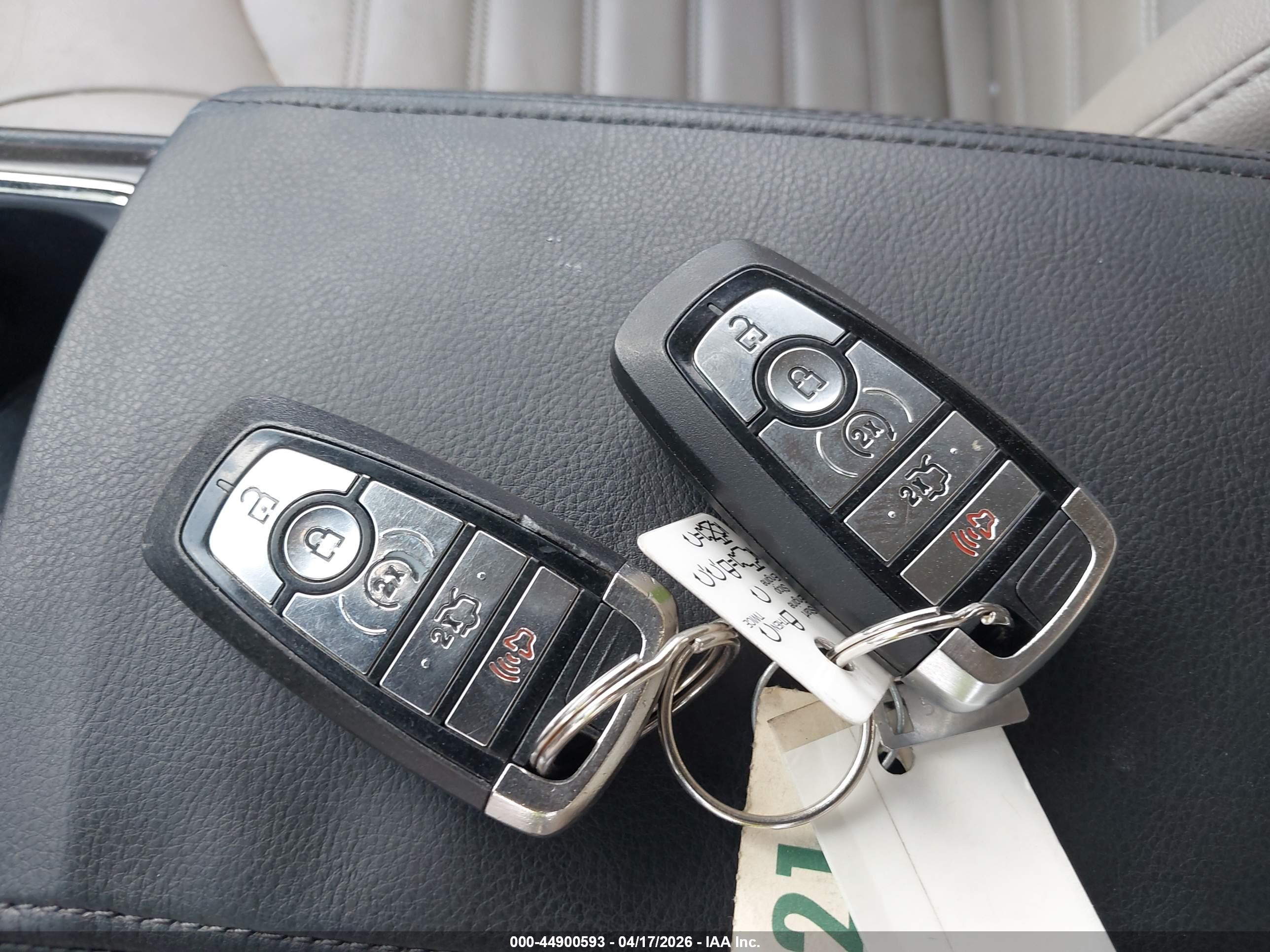 FORD FUSION image 11