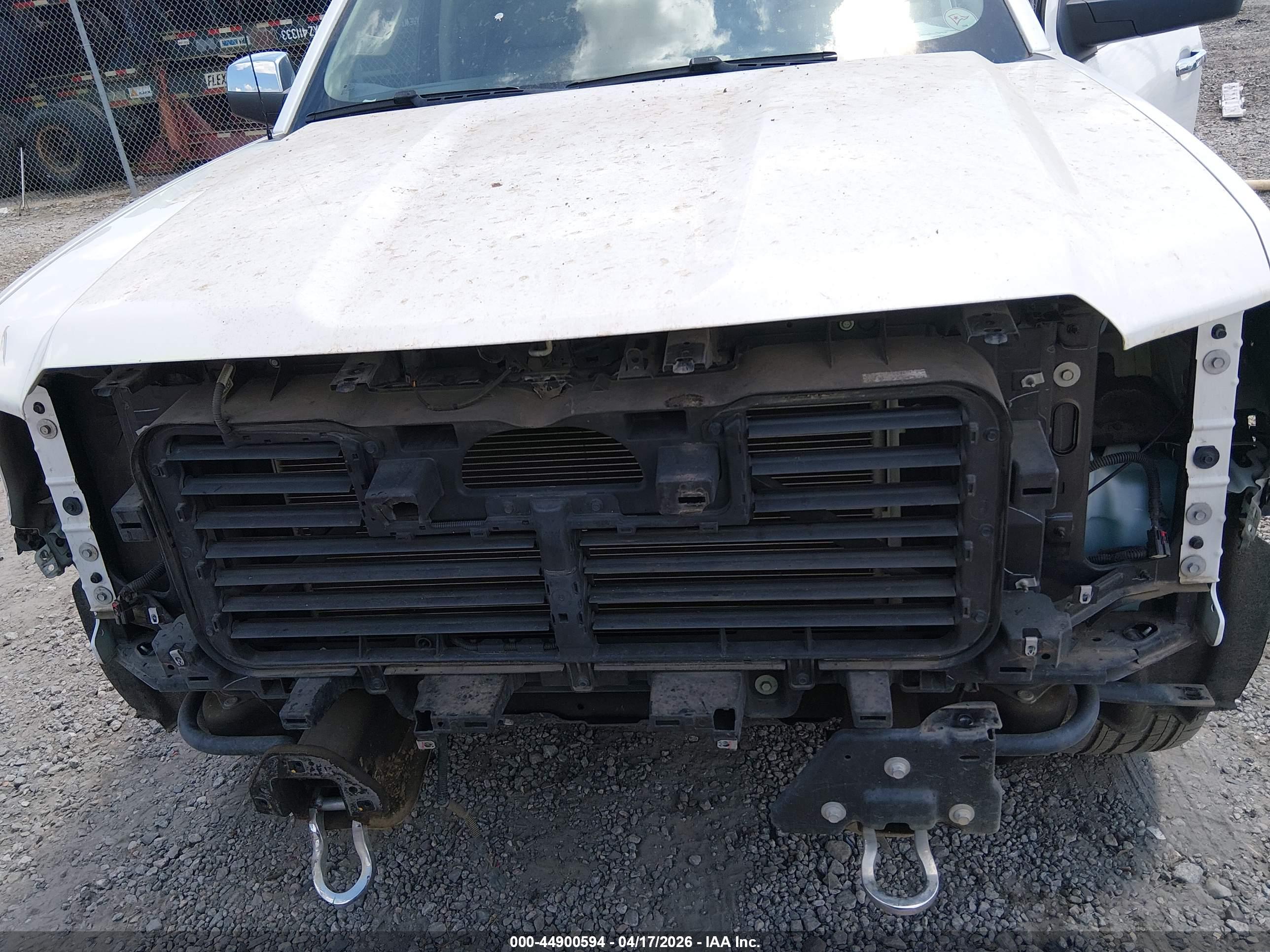 GMC SIERRA image 6