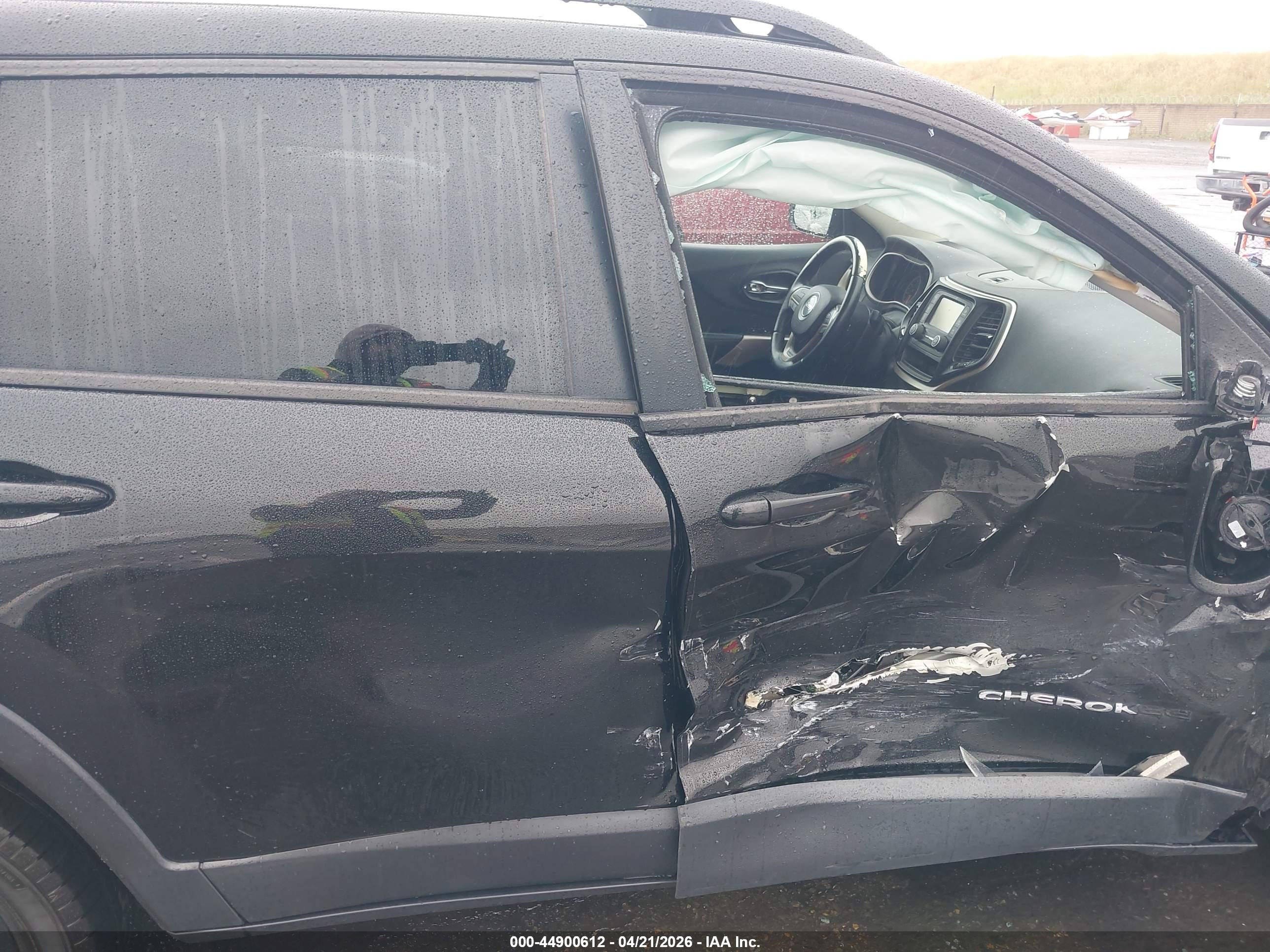 JEEP CHEROKEE image 6