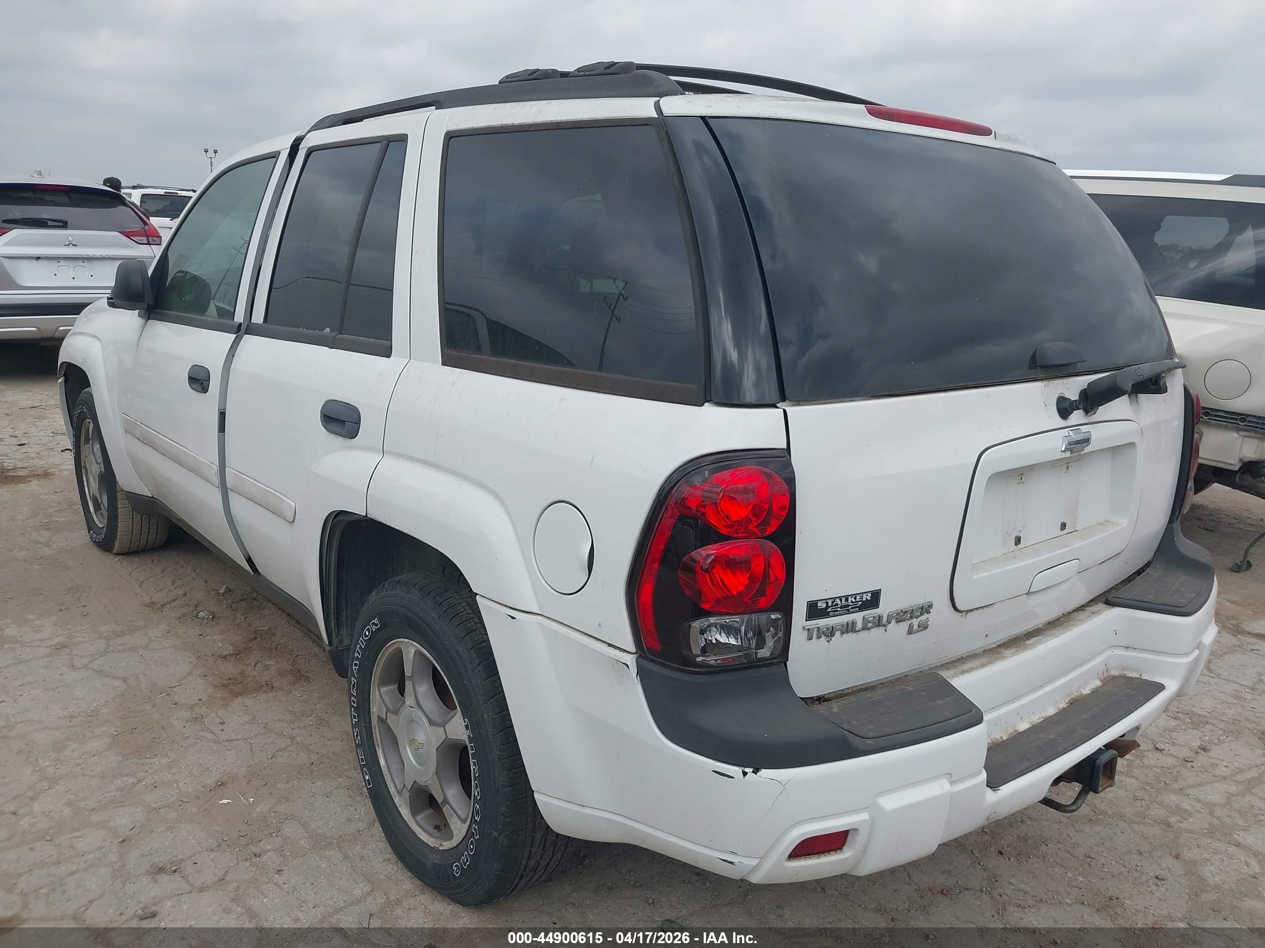 CHEVROLET TRAILBLAZER image 3