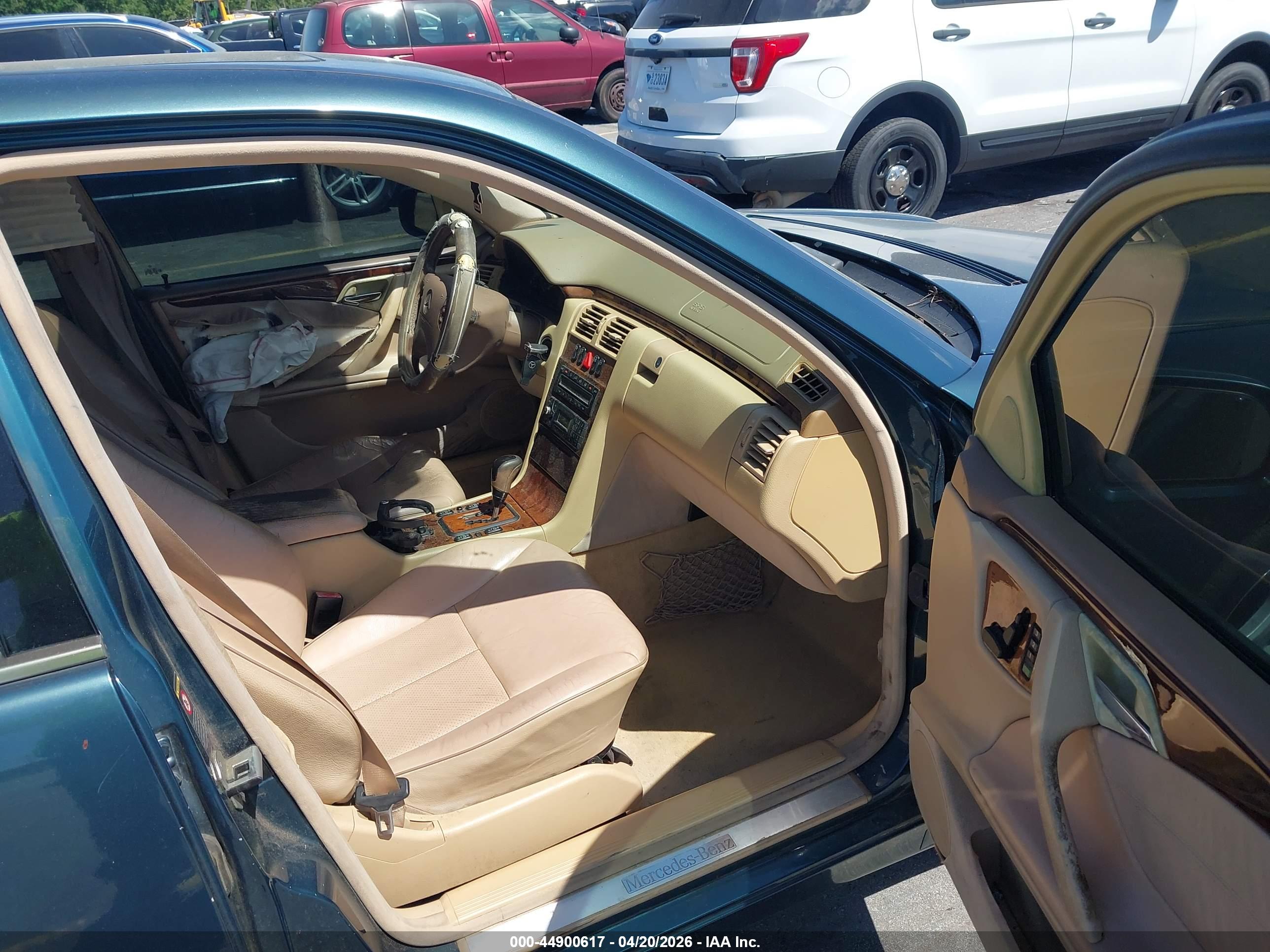 MERCEDES-BENZ E image 5
