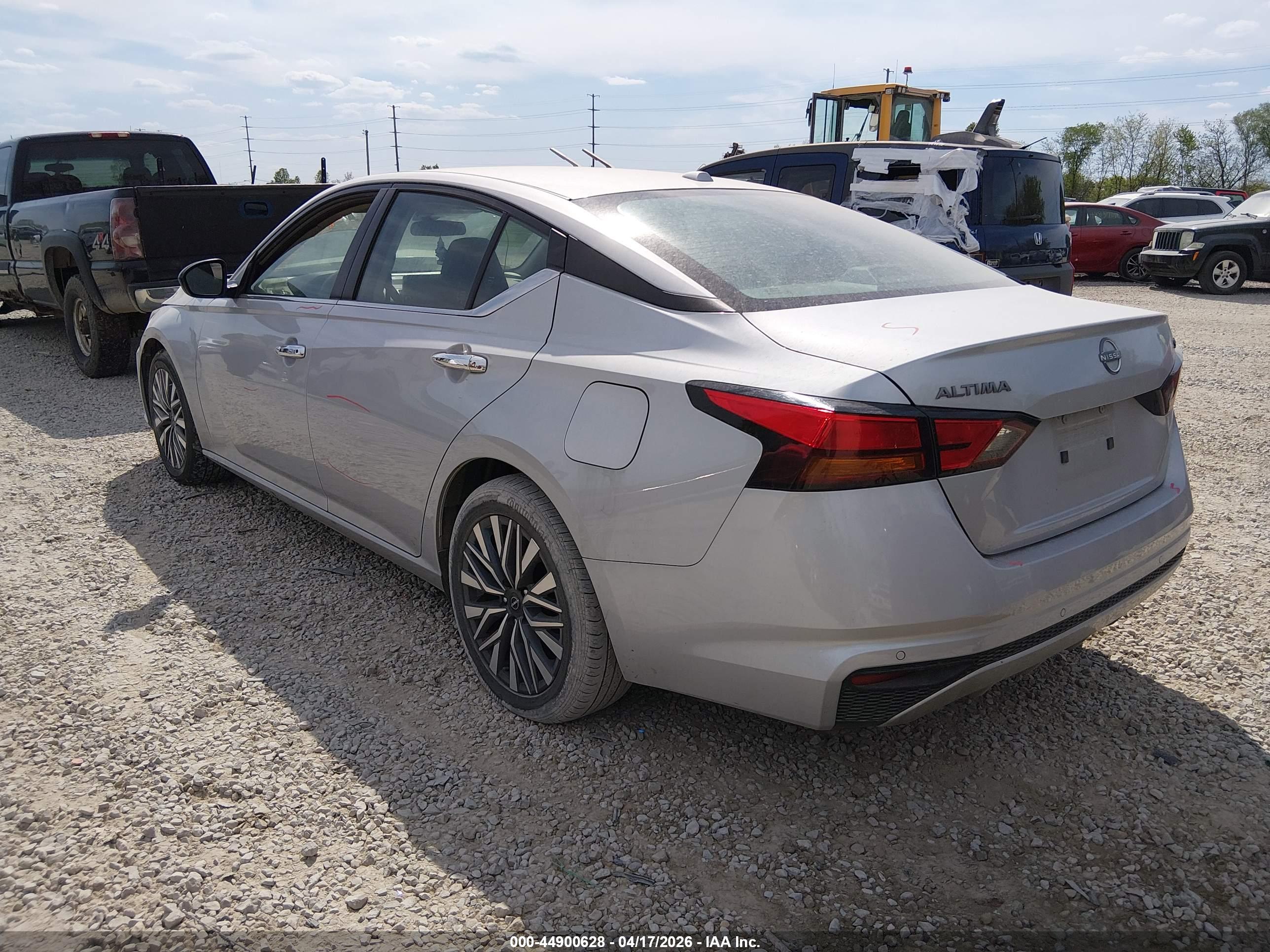 NISSAN ALTIMA image 3