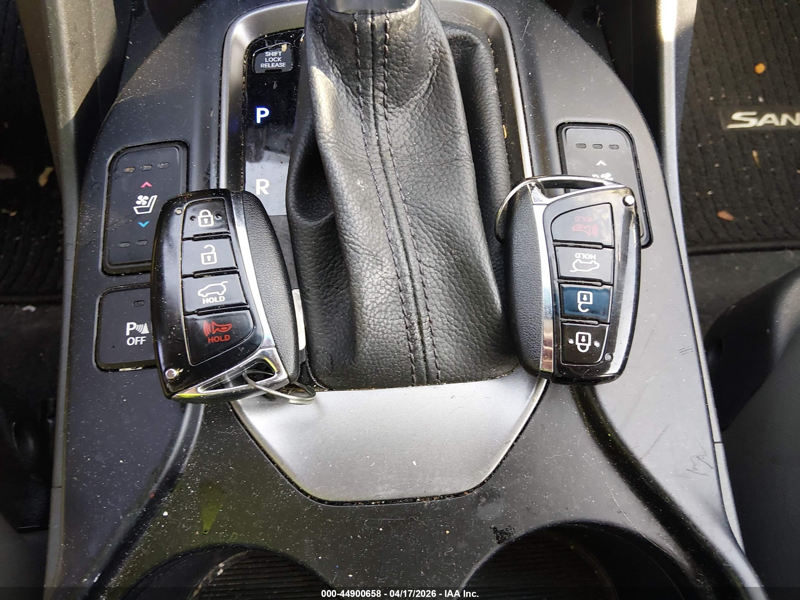 HYUNDAI SANTA image 11