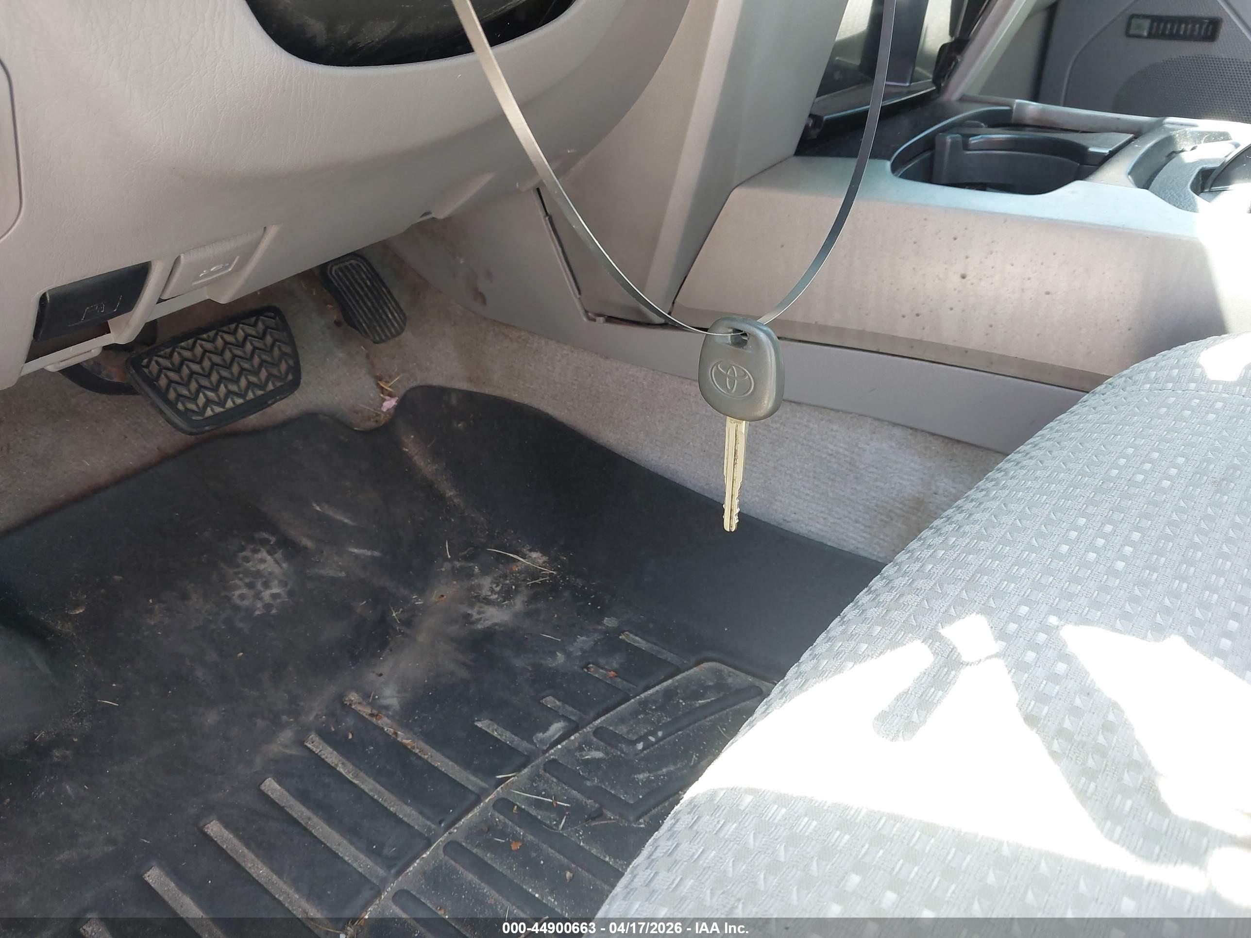 TOYOTA 4RUNNER image 11