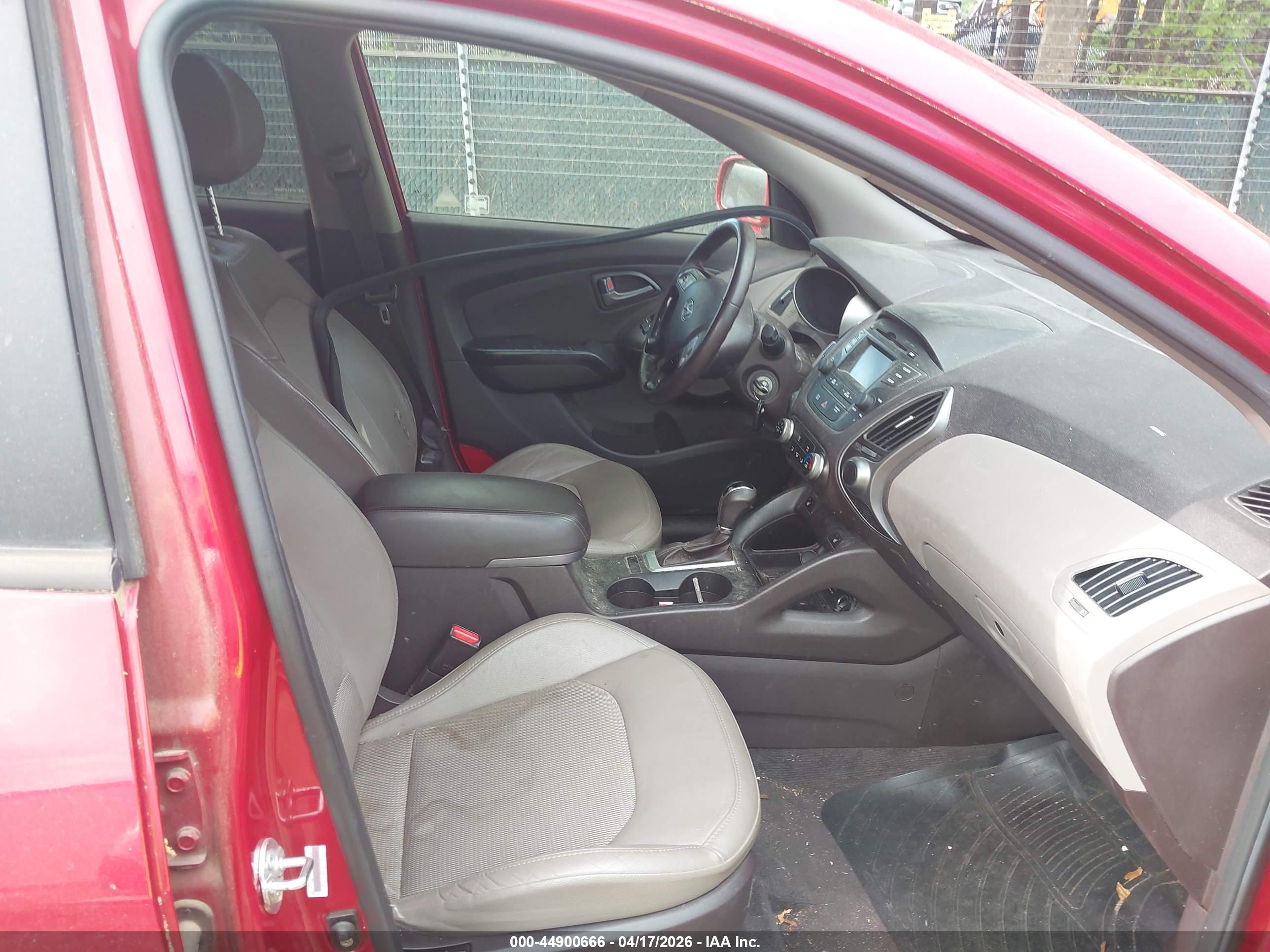 HYUNDAI TUCSON image 5
