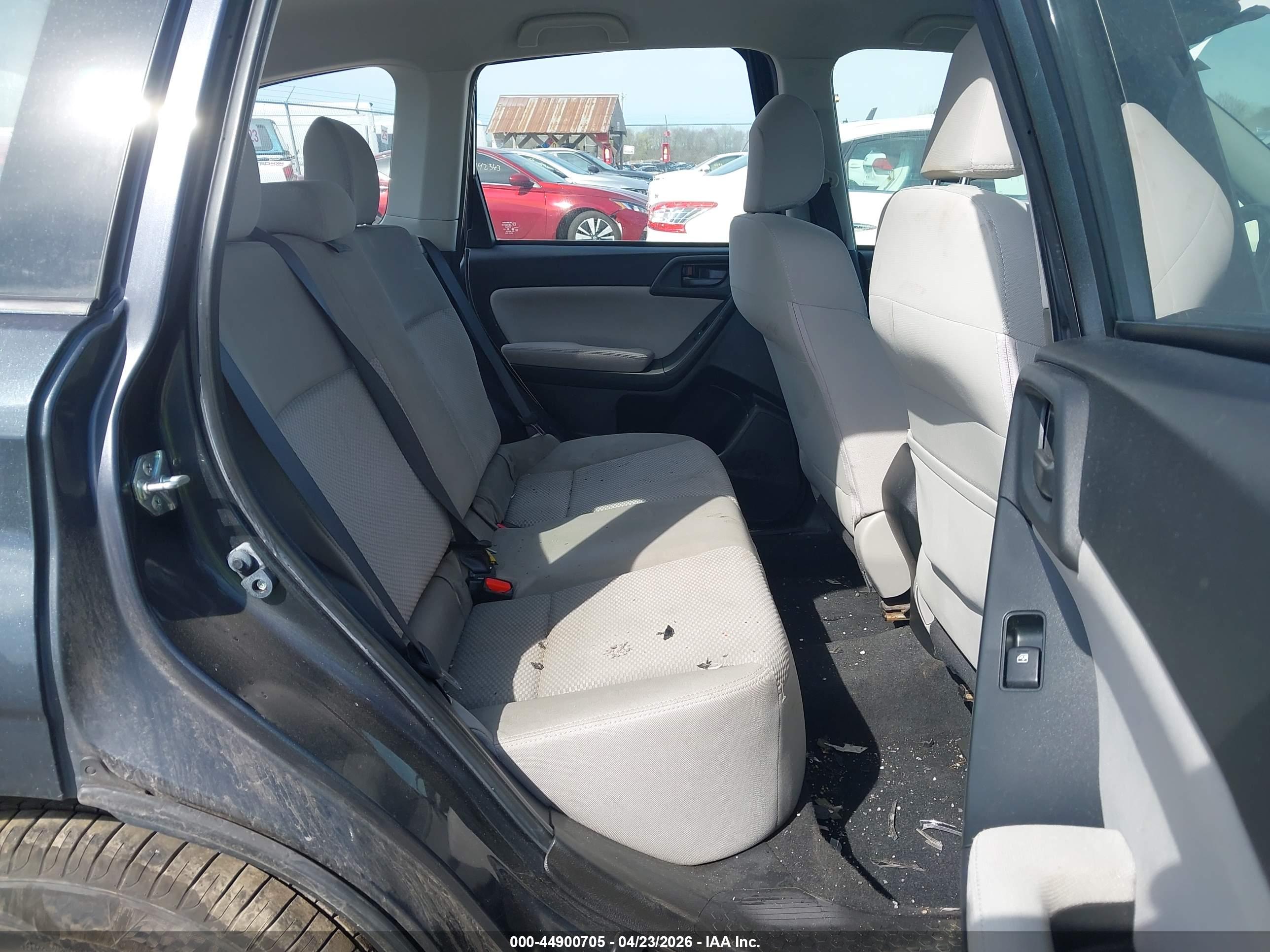 SUBARU FORESTER image 8