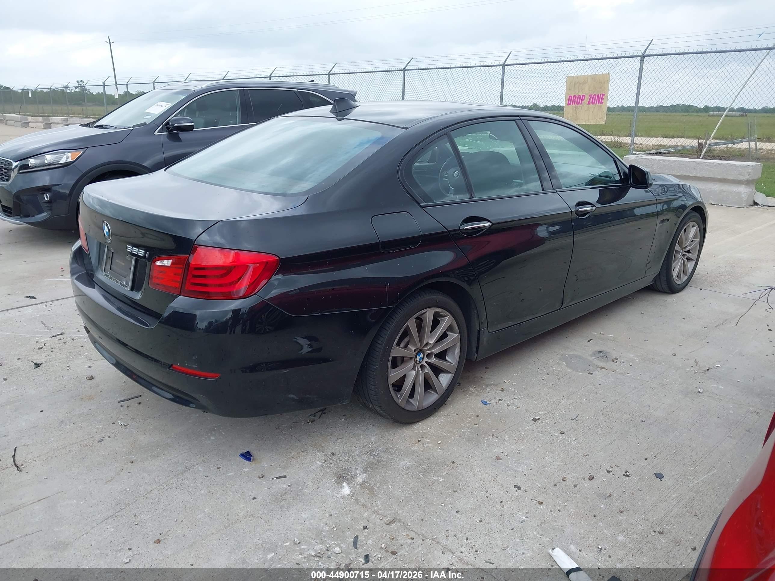 BMW 528I image 4