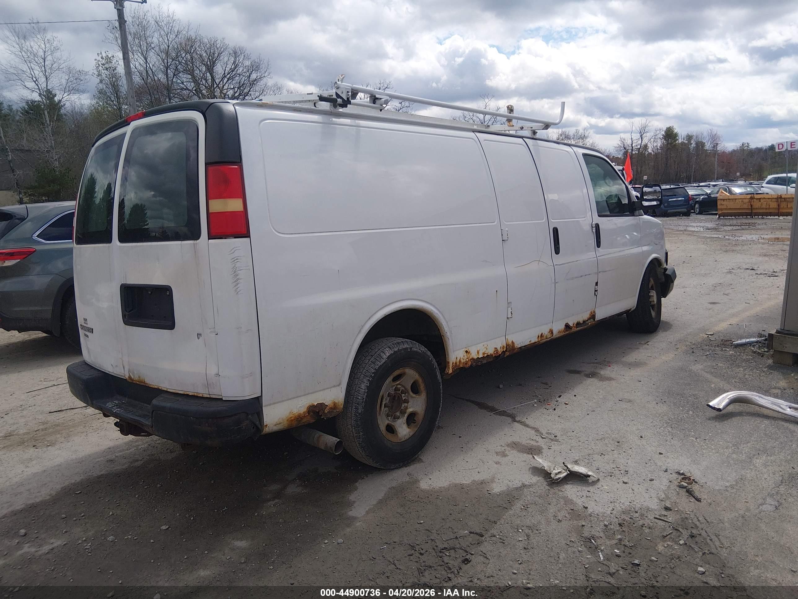 CHEVROLET EXPRESS image 4