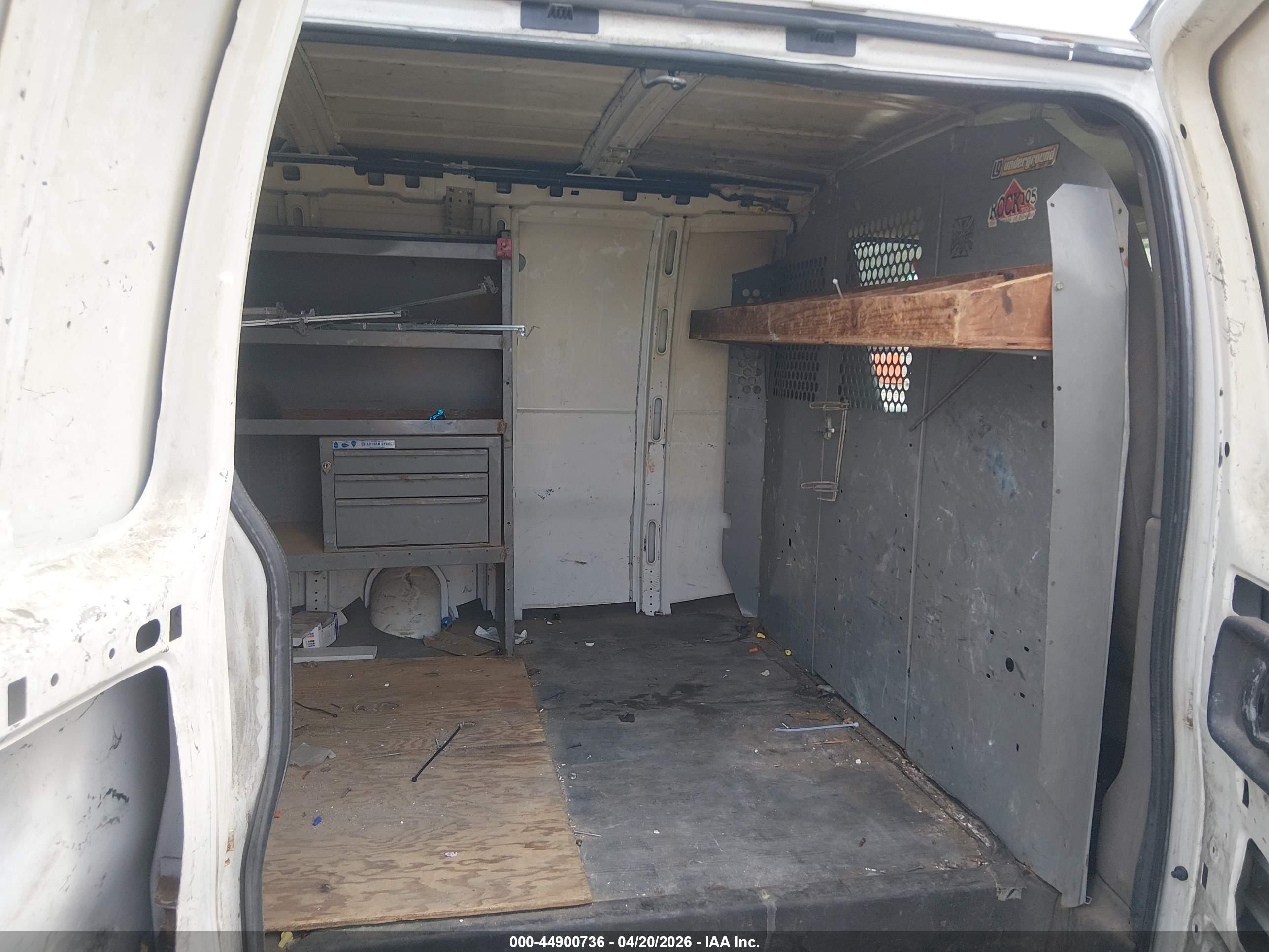 CHEVROLET EXPRESS image 8