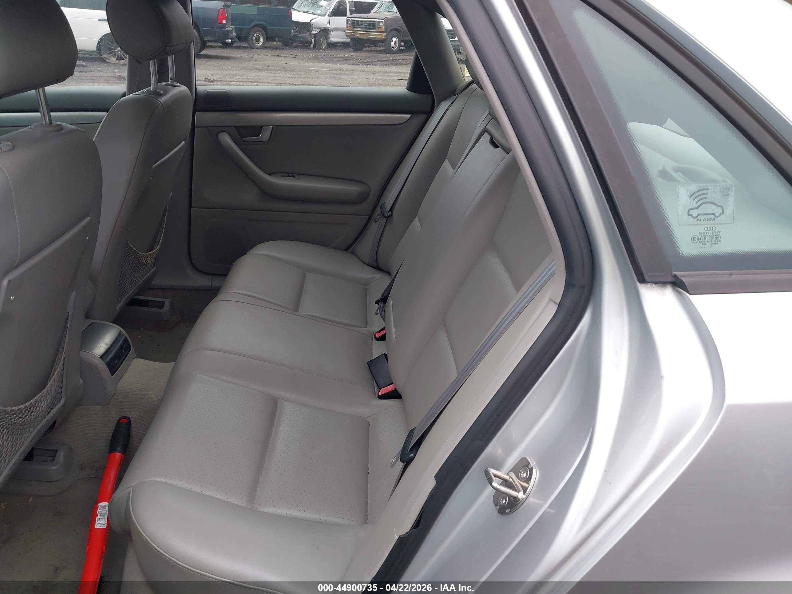 AUDI A4 image 8