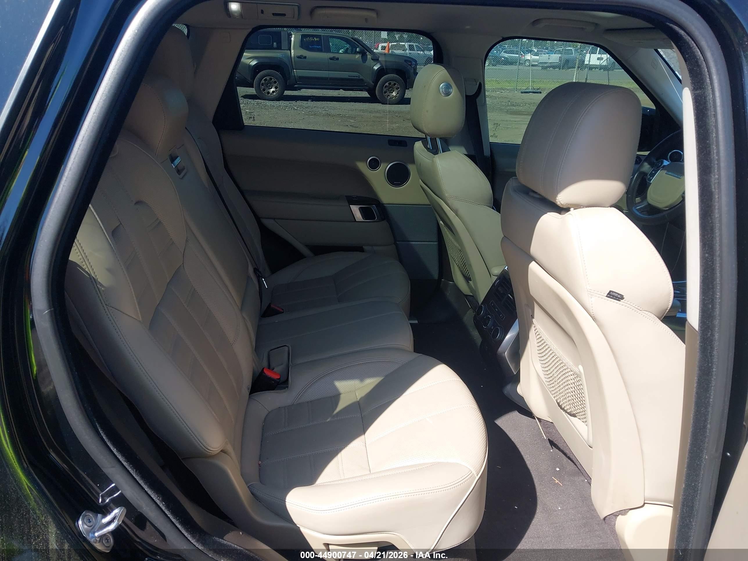 LAND ROVER image 8