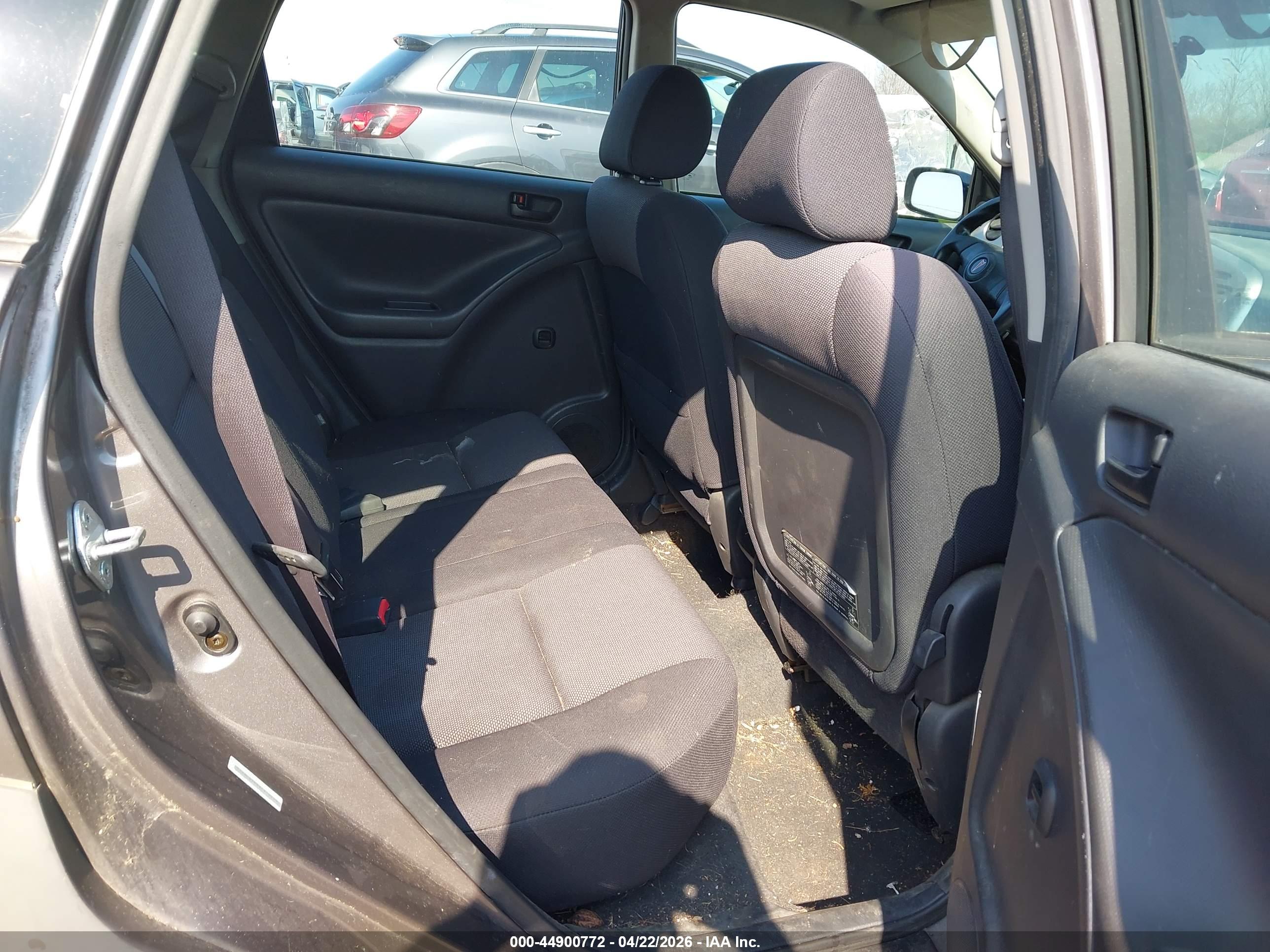 PONTIAC VIBE image 8