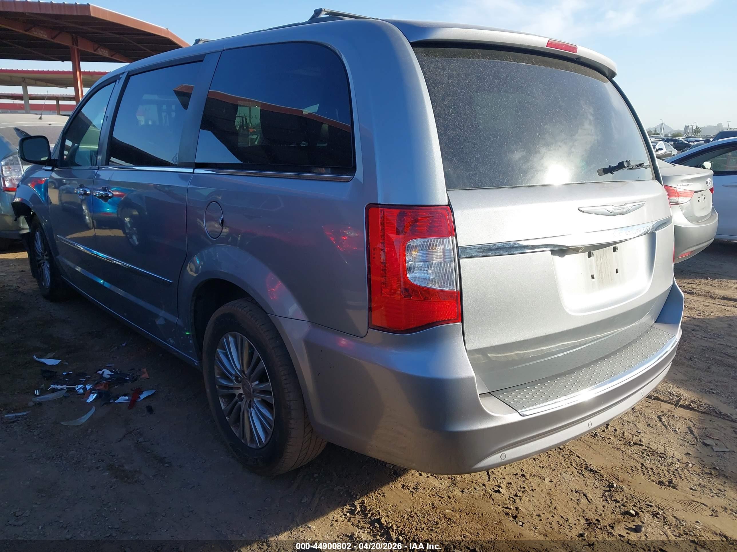 CHRYSLER TOWN image 3