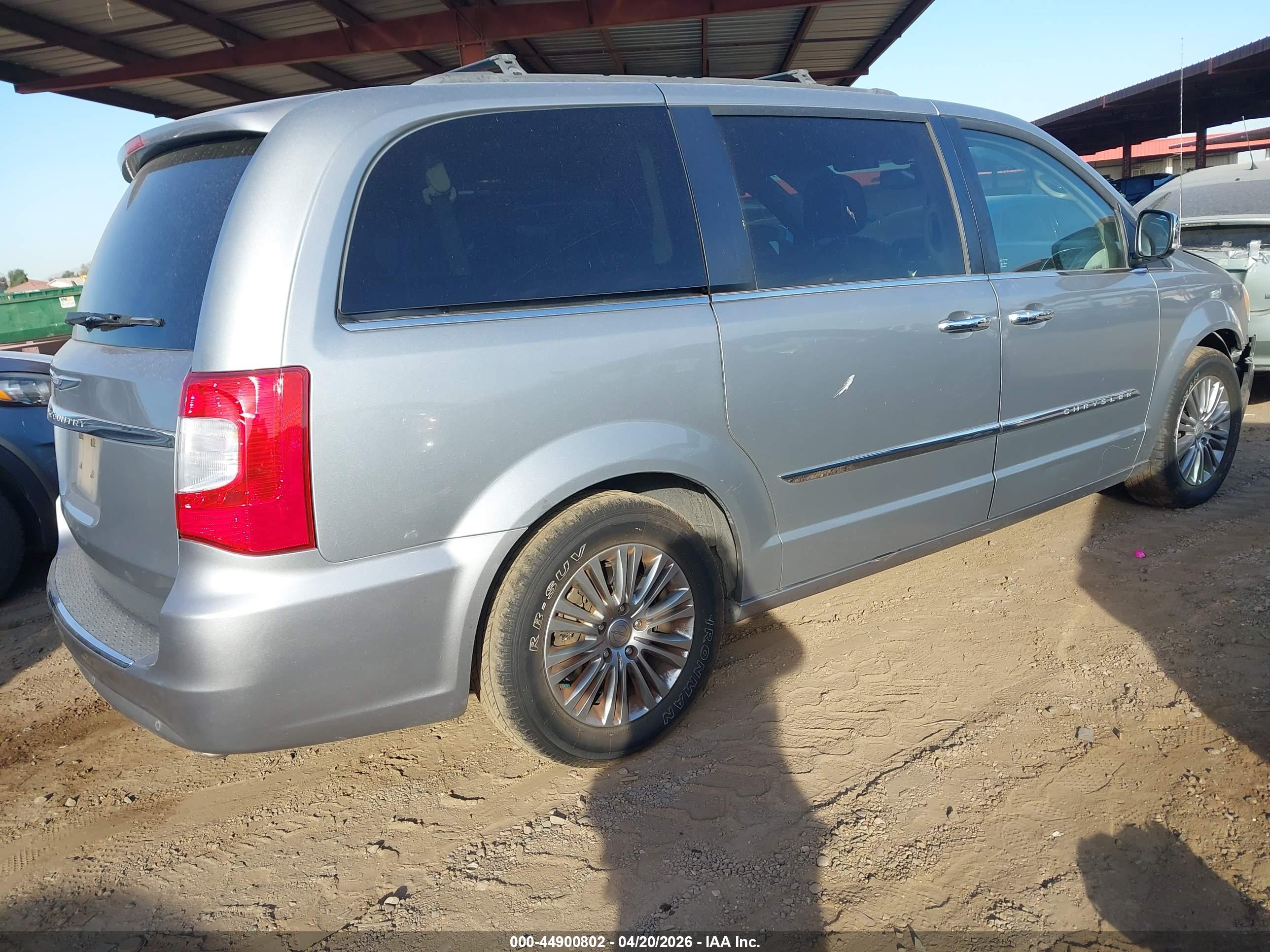CHRYSLER TOWN image 4
