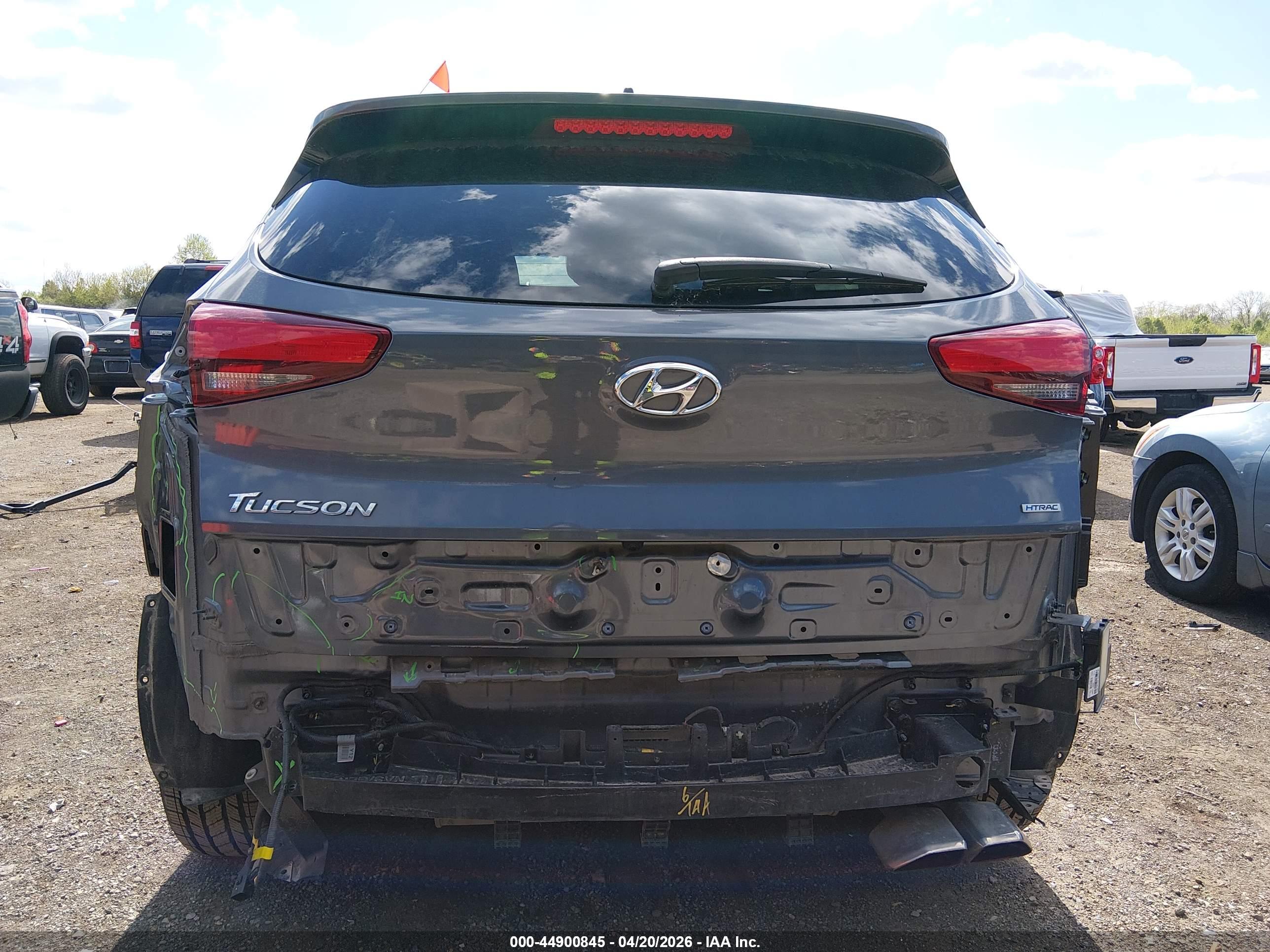 HYUNDAI TUCSON image 6